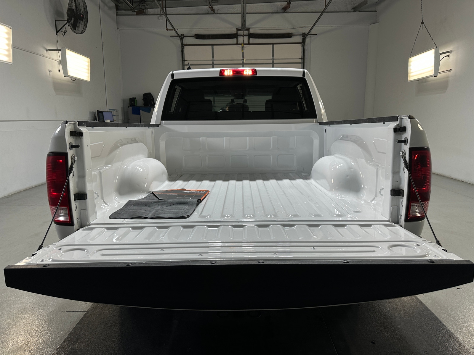 Thumbnail: 2023 RAM 1500 Classic - 7