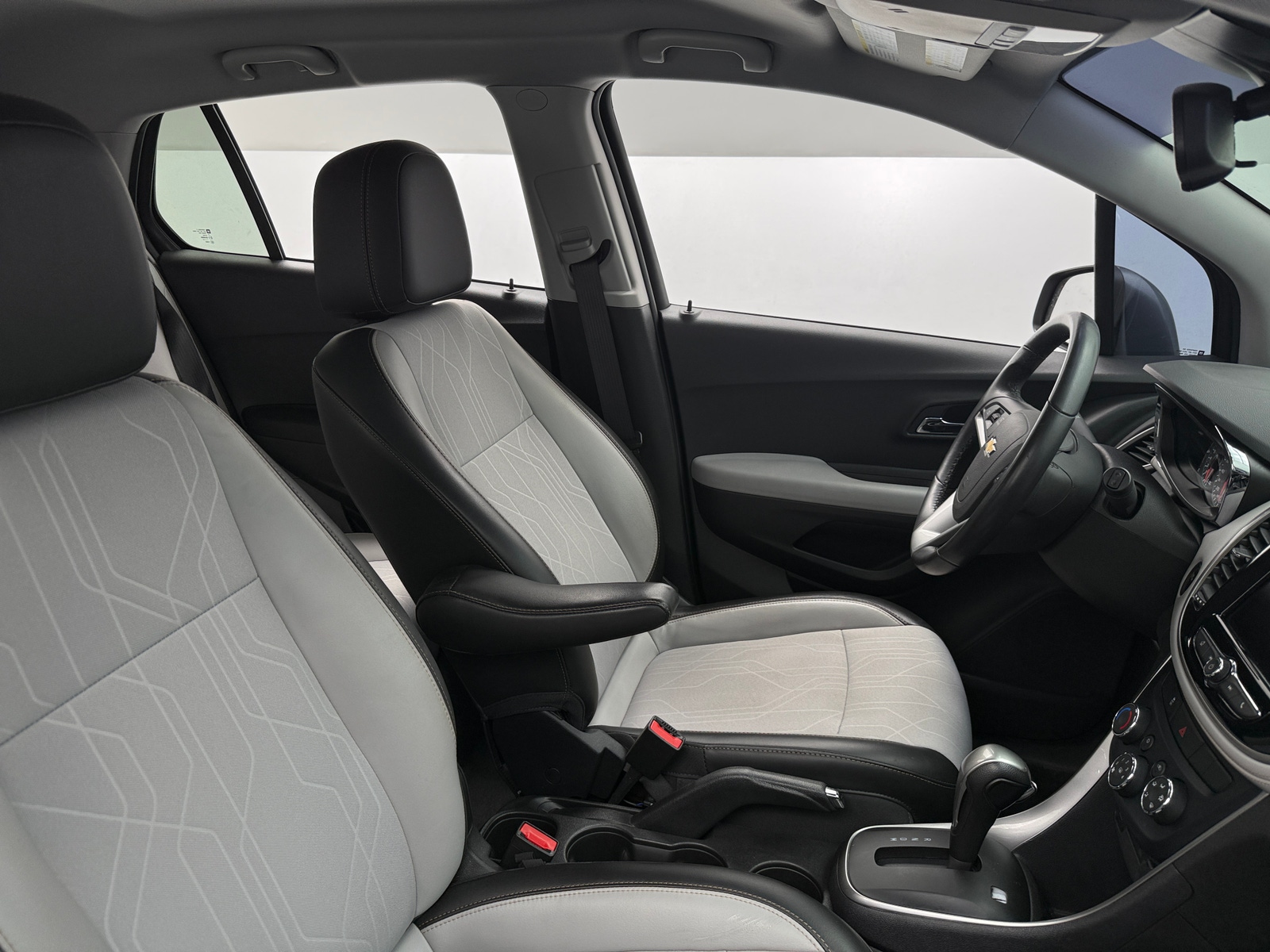 Thumbnail: 2020 Chevrolet Trax - 2