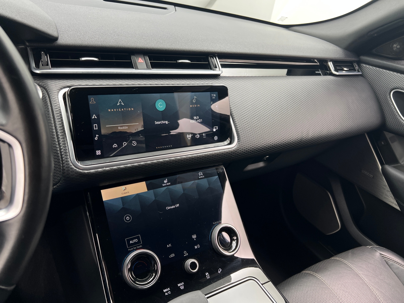 Thumbnail: 2022 Land Rover Range Rover Velar - 3