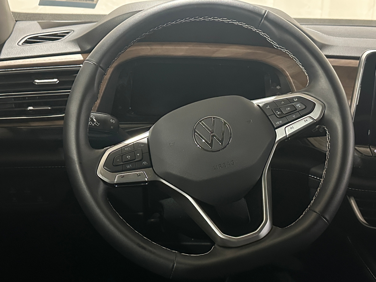 Thumbnail: 2025 Volkswagen Atlas - 4