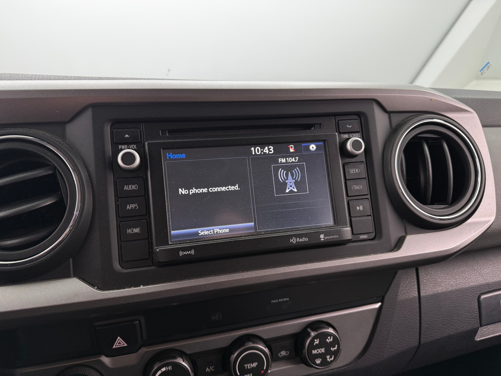 Thumbnail: 2019 Toyota Tacoma - 4