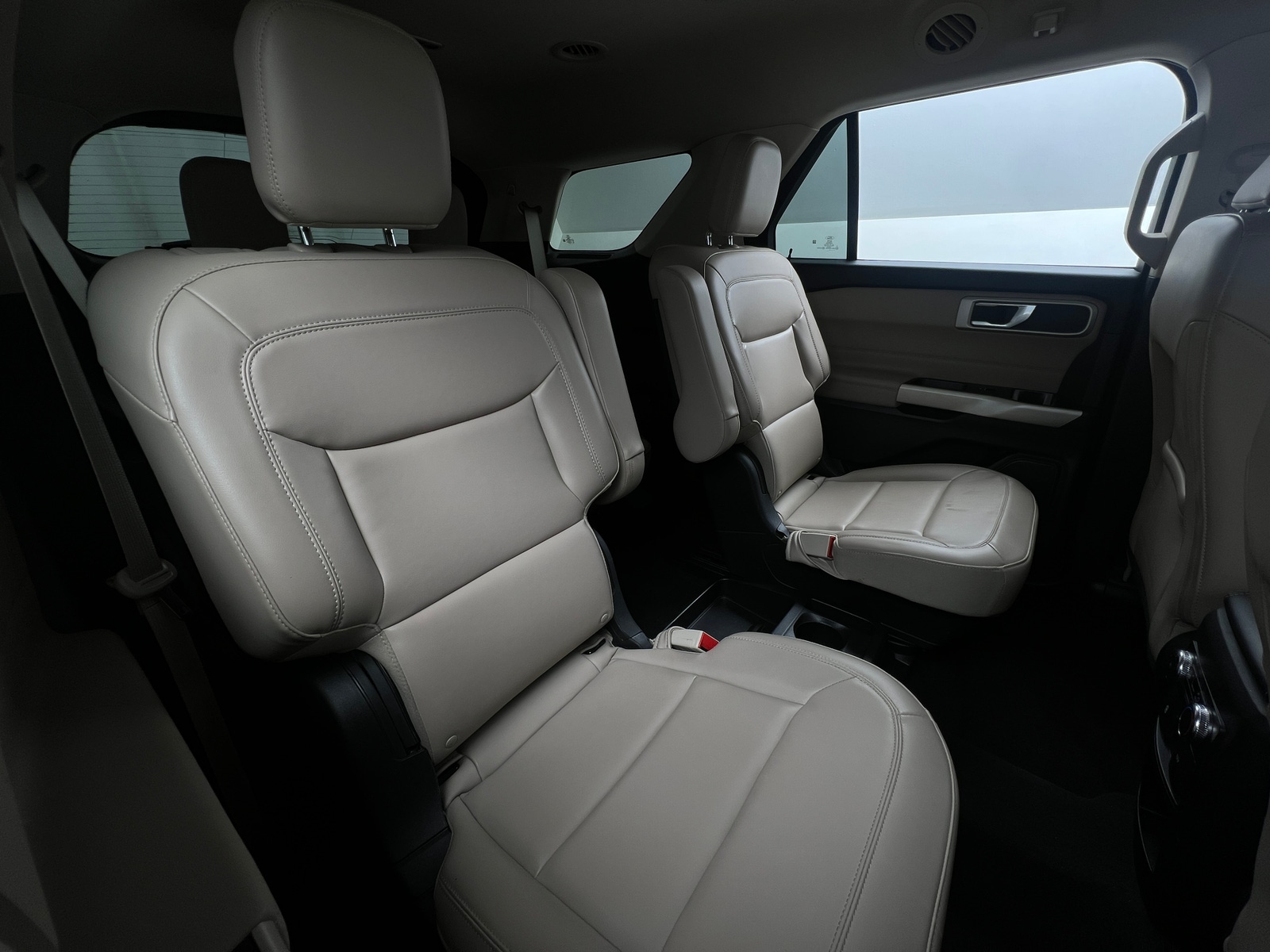 Thumbnail: 2021 Ford Explorer - 6