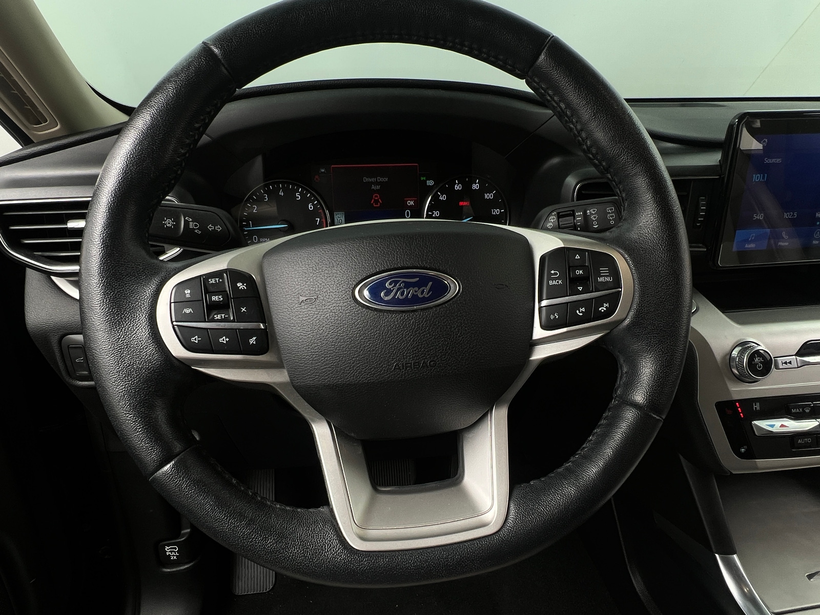 Thumbnail: 2021 Ford Explorer - 5