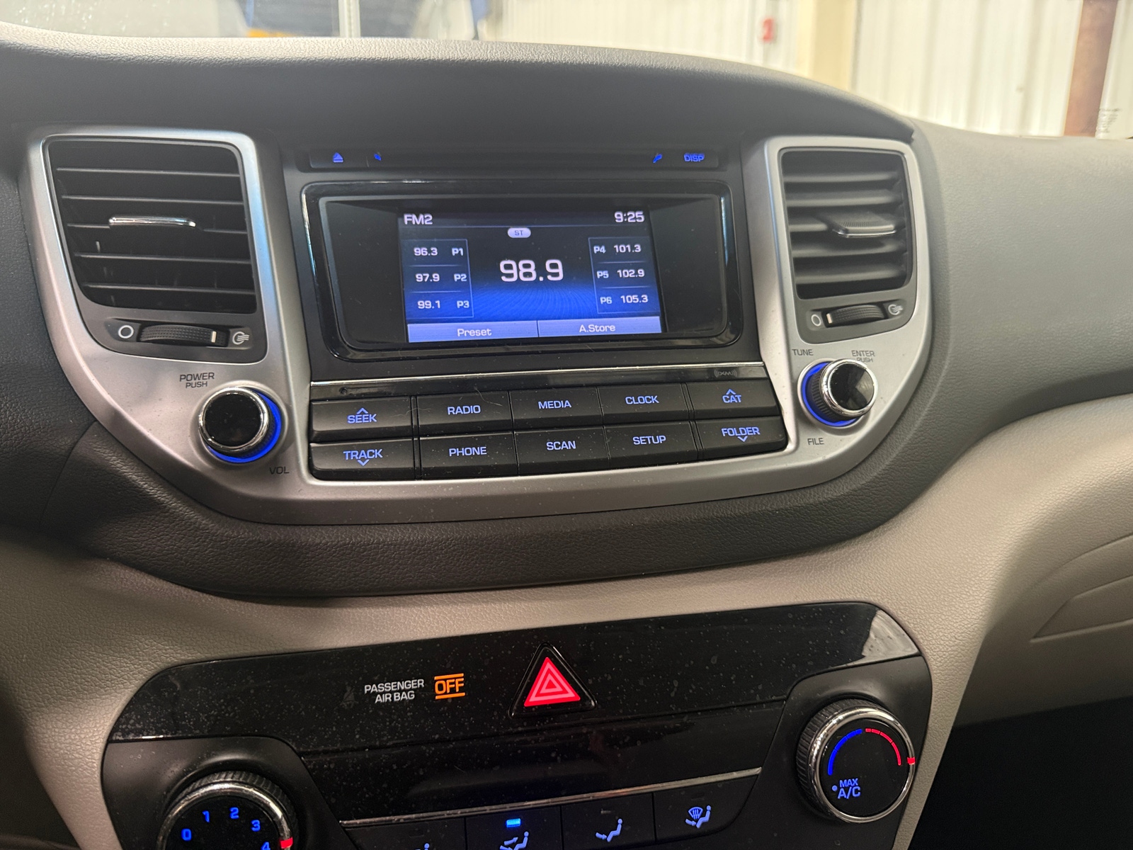 Thumbnail: 2017 Hyundai Tucson - 4