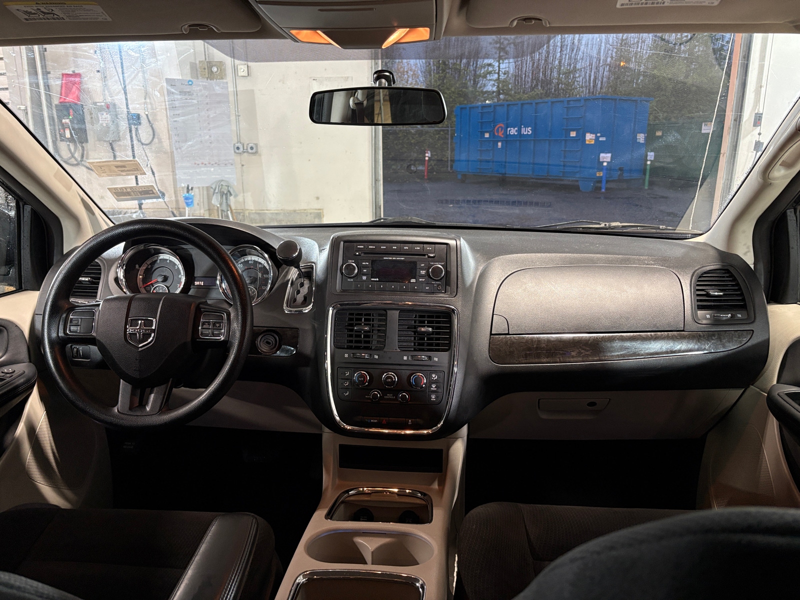 Thumbnail: 2016 Dodge Grand Caravan - 3