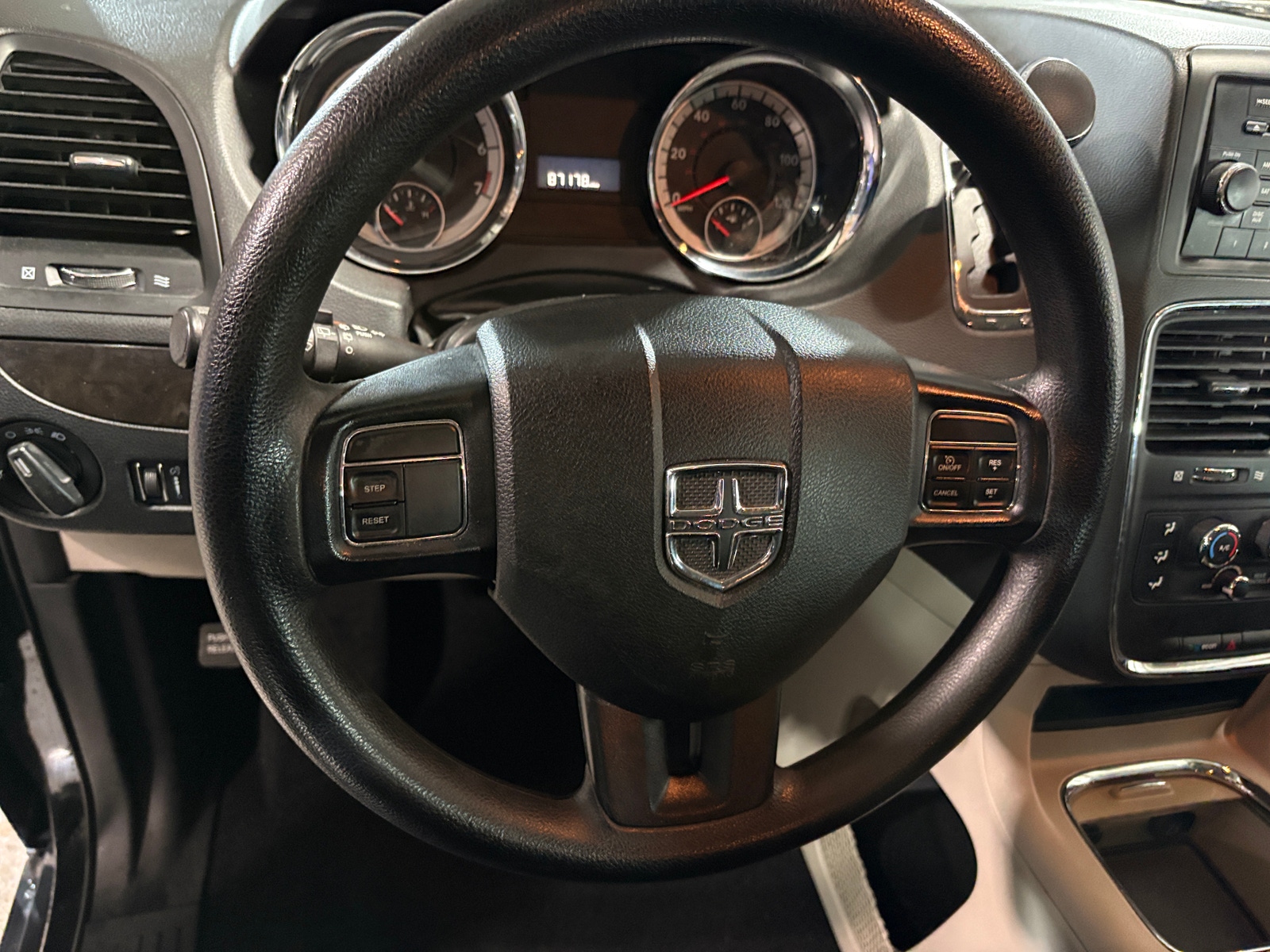 Thumbnail: 2016 Dodge Grand Caravan - 5