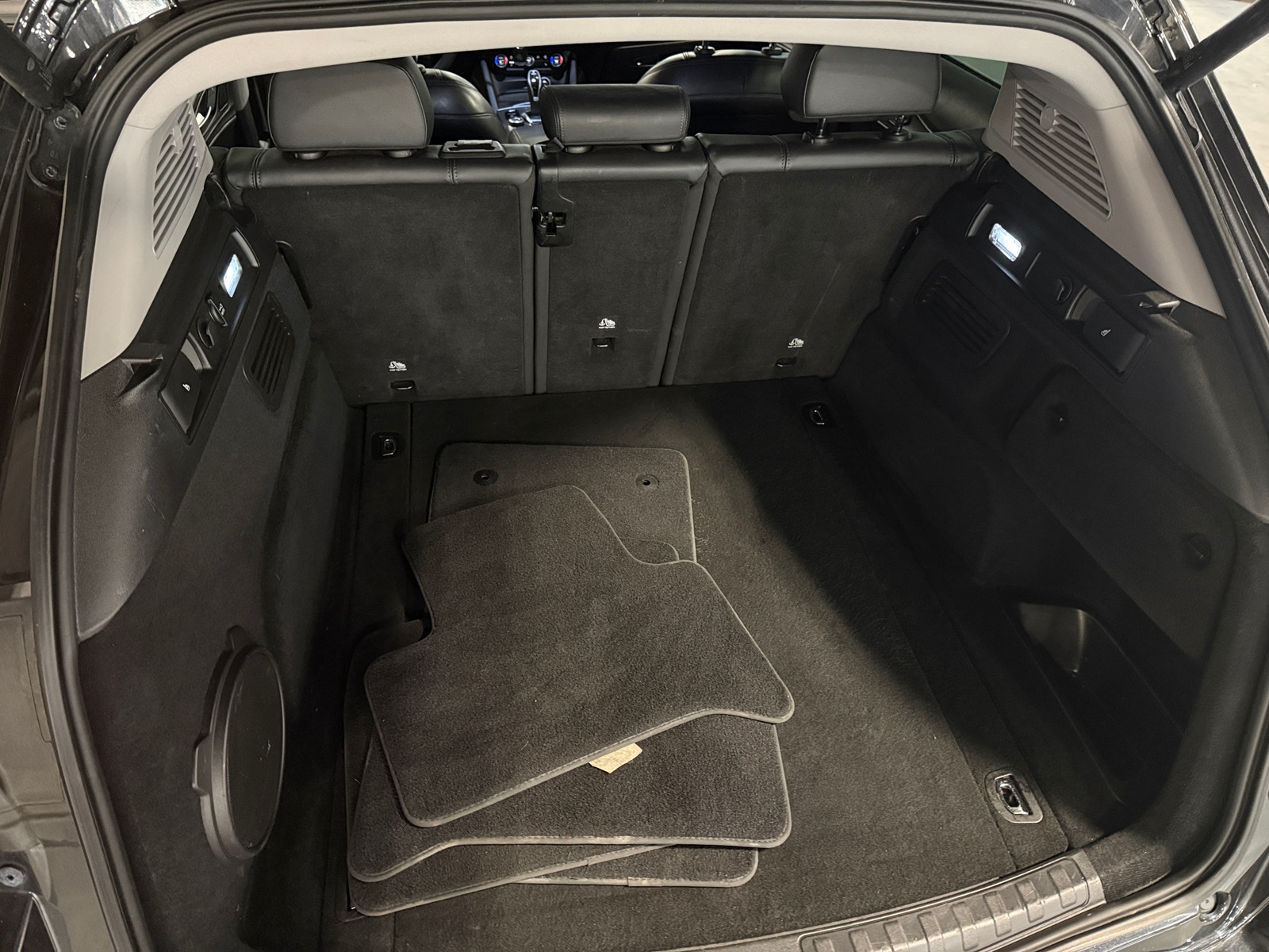 Thumbnail: 2020 Alfa Romeo Stelvio - 6