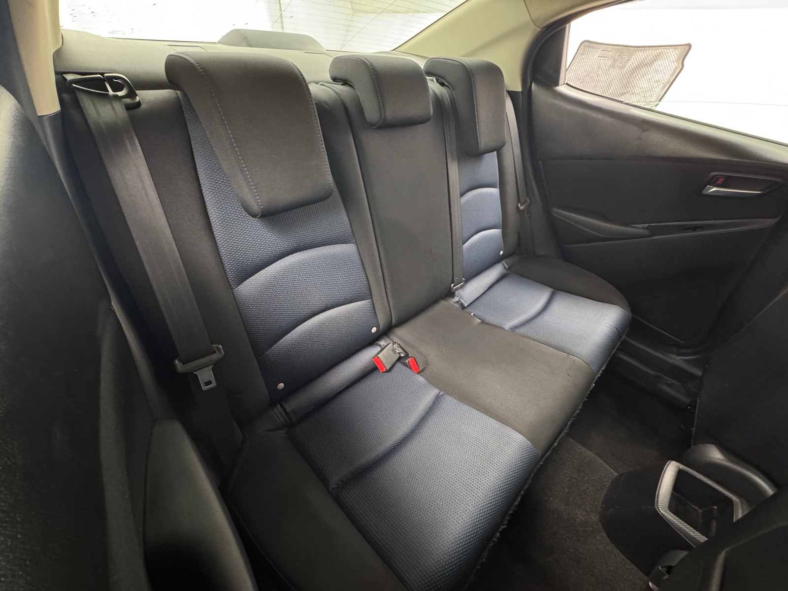 Thumbnail: 2017 Toyota Yaris iA - 6