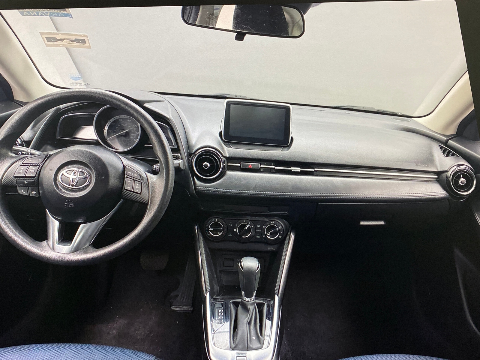 Thumbnail: 2017 Toyota Yaris iA - 4