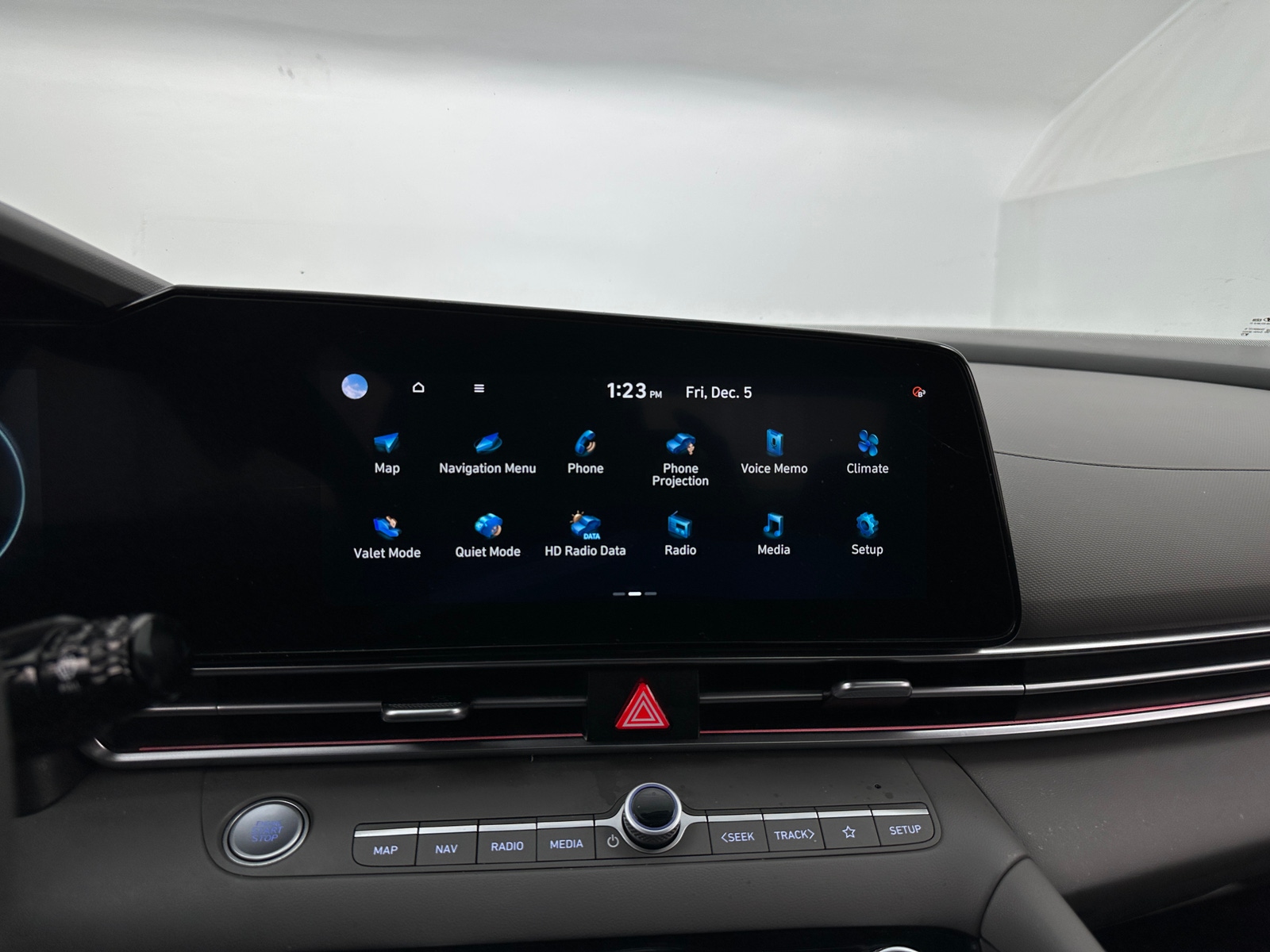 Thumbnail: 2024 Hyundai Elantra - 4