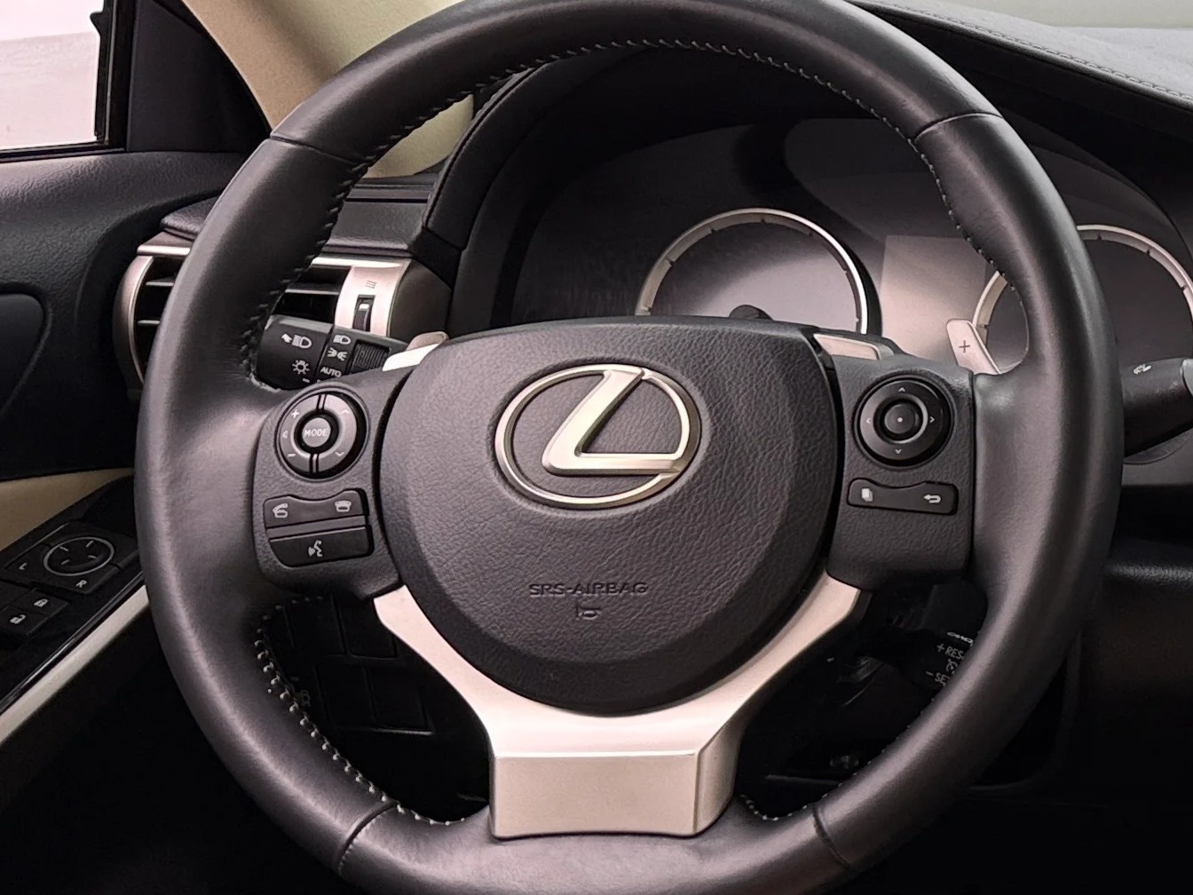 Thumbnail: 2015 Lexus IS - 4