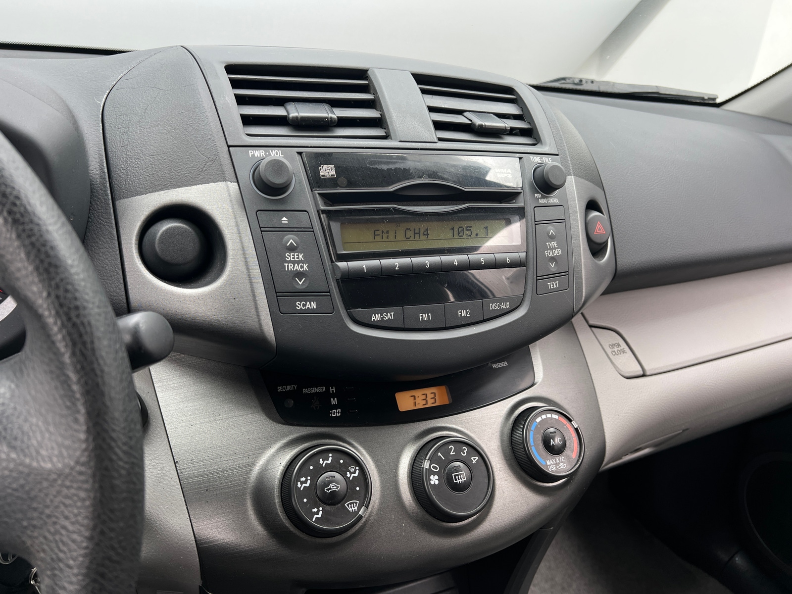 Thumbnail: 2011 Toyota RAV4 - 4