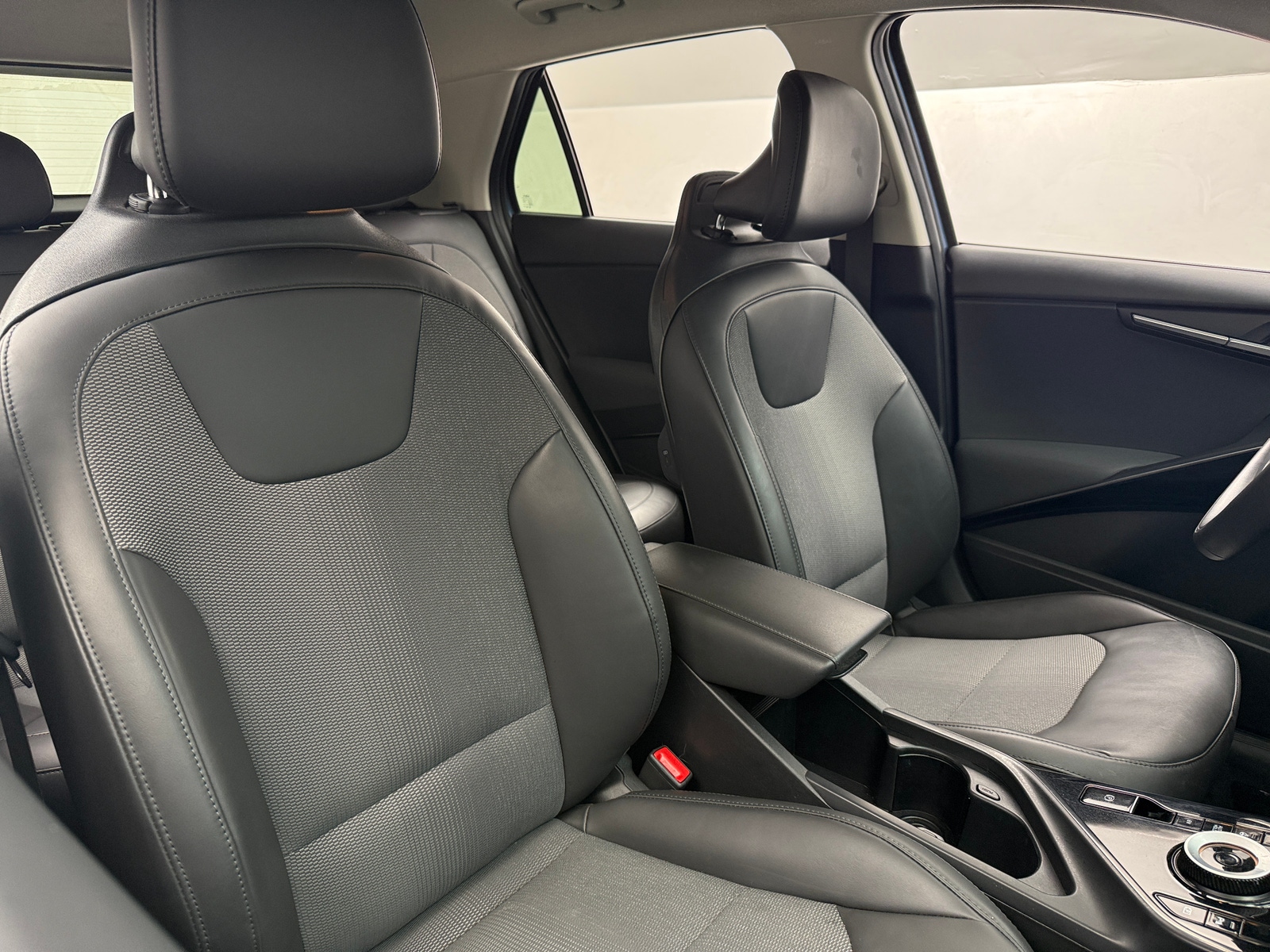 Thumbnail: 2023 Kia Niro - 2