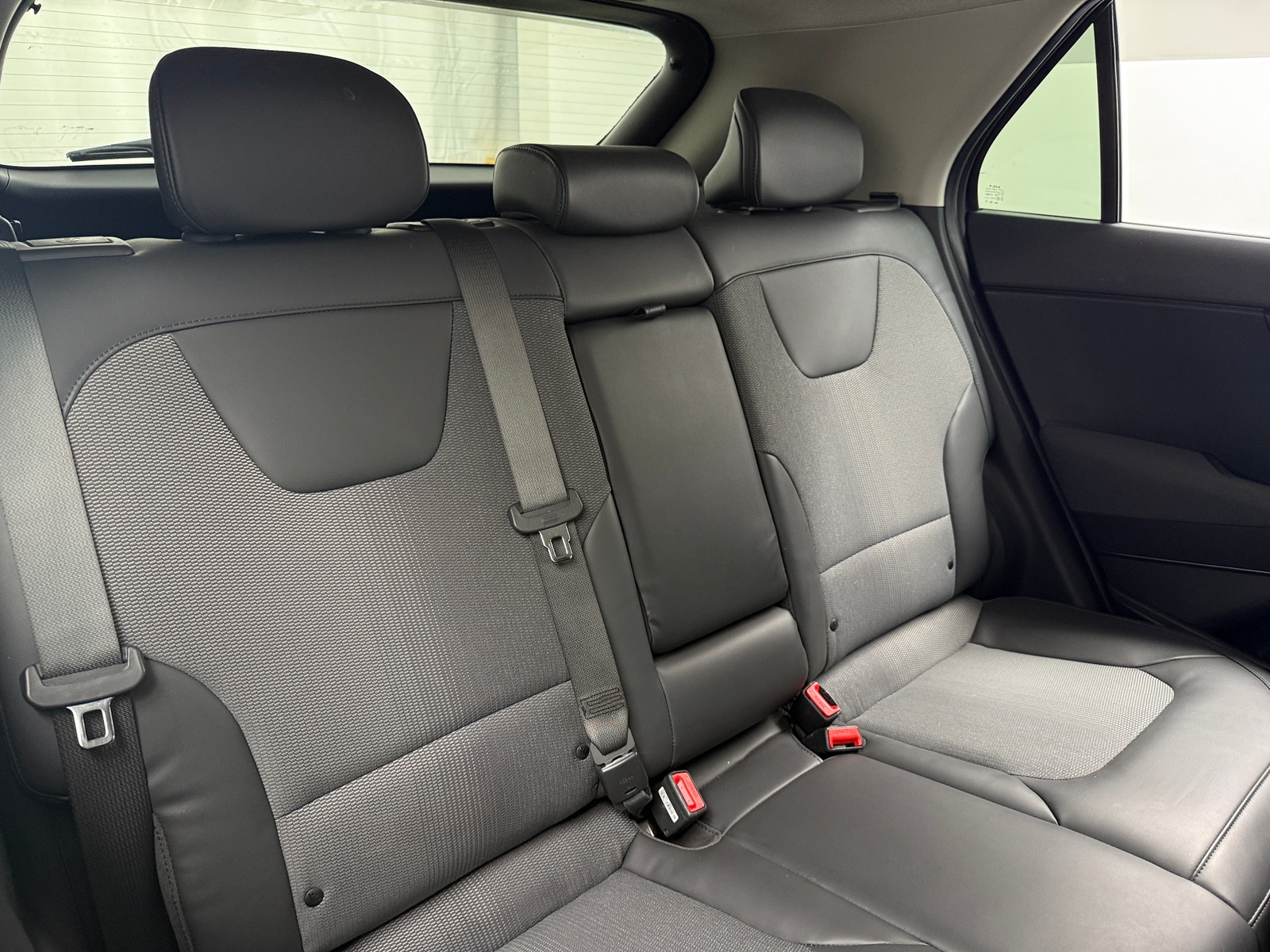 Thumbnail: 2023 Kia Niro - 6