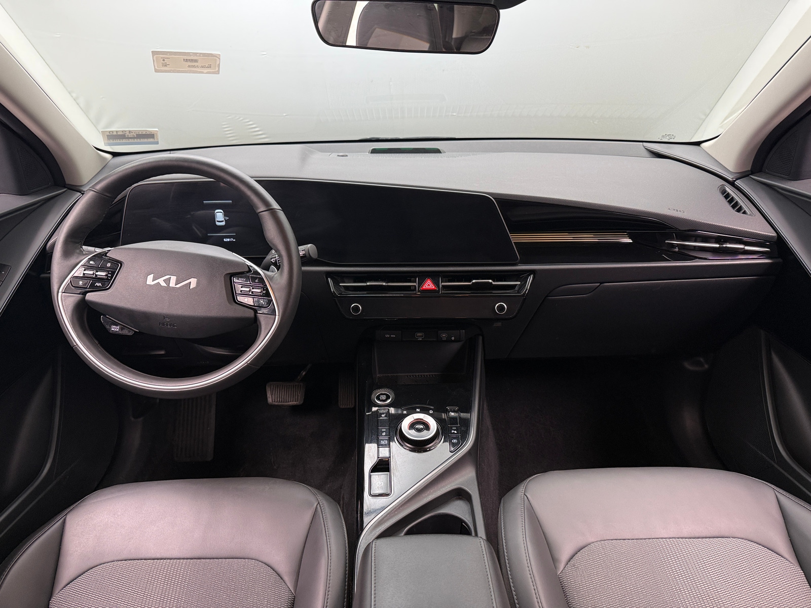 Thumbnail: 2023 Kia Niro - 3