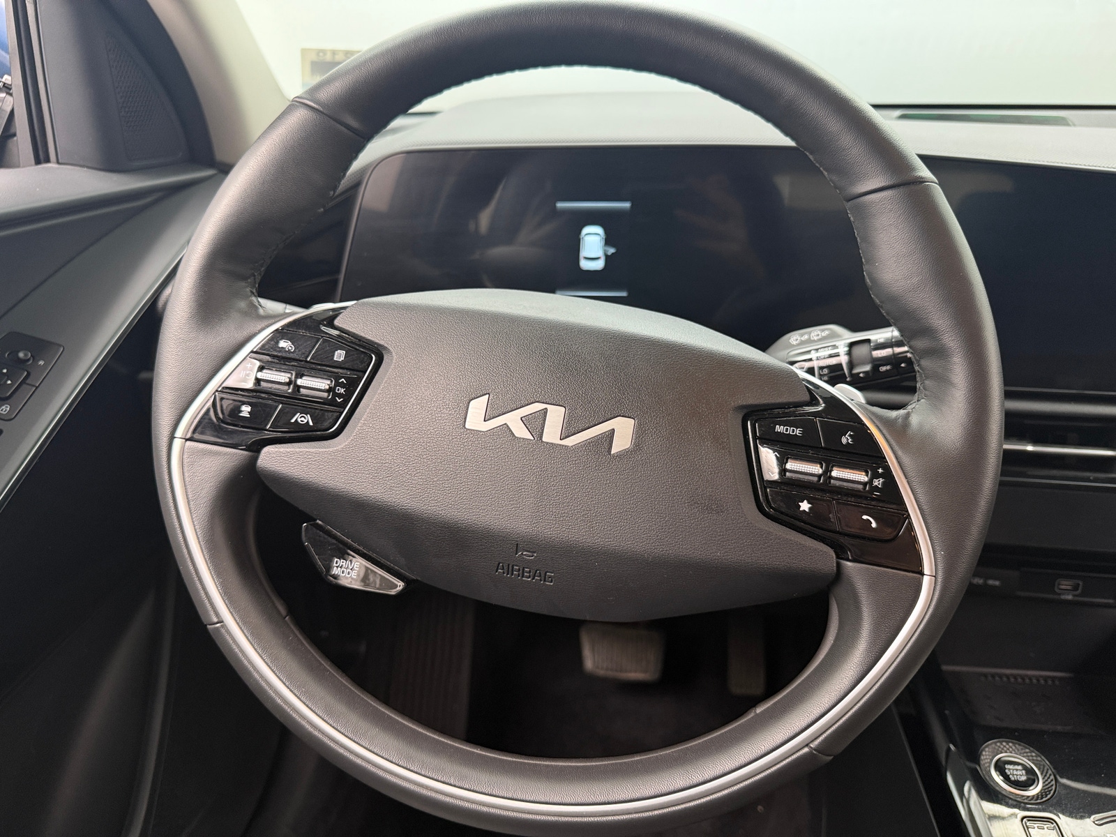 Thumbnail: 2023 Kia Niro - 5