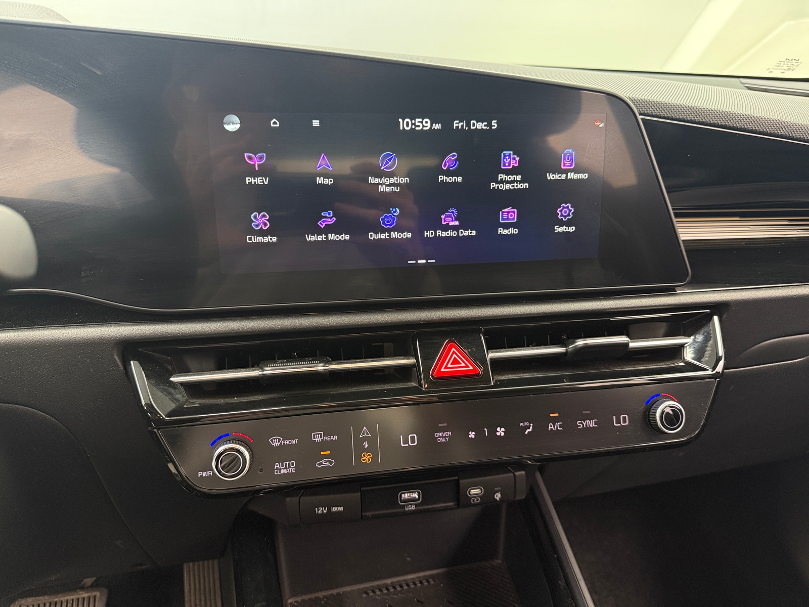 Thumbnail: 2023 Kia Niro - 4