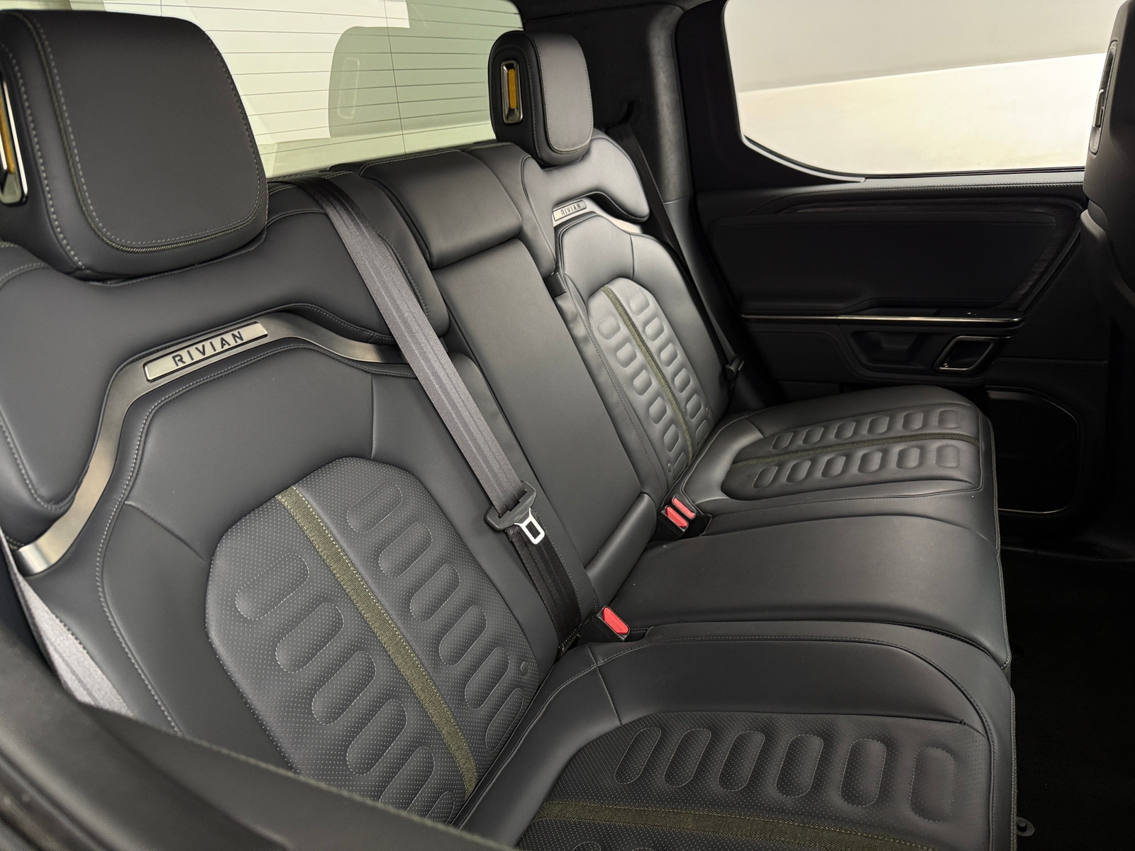 Thumbnail: 2022 Rivian R1T - 5