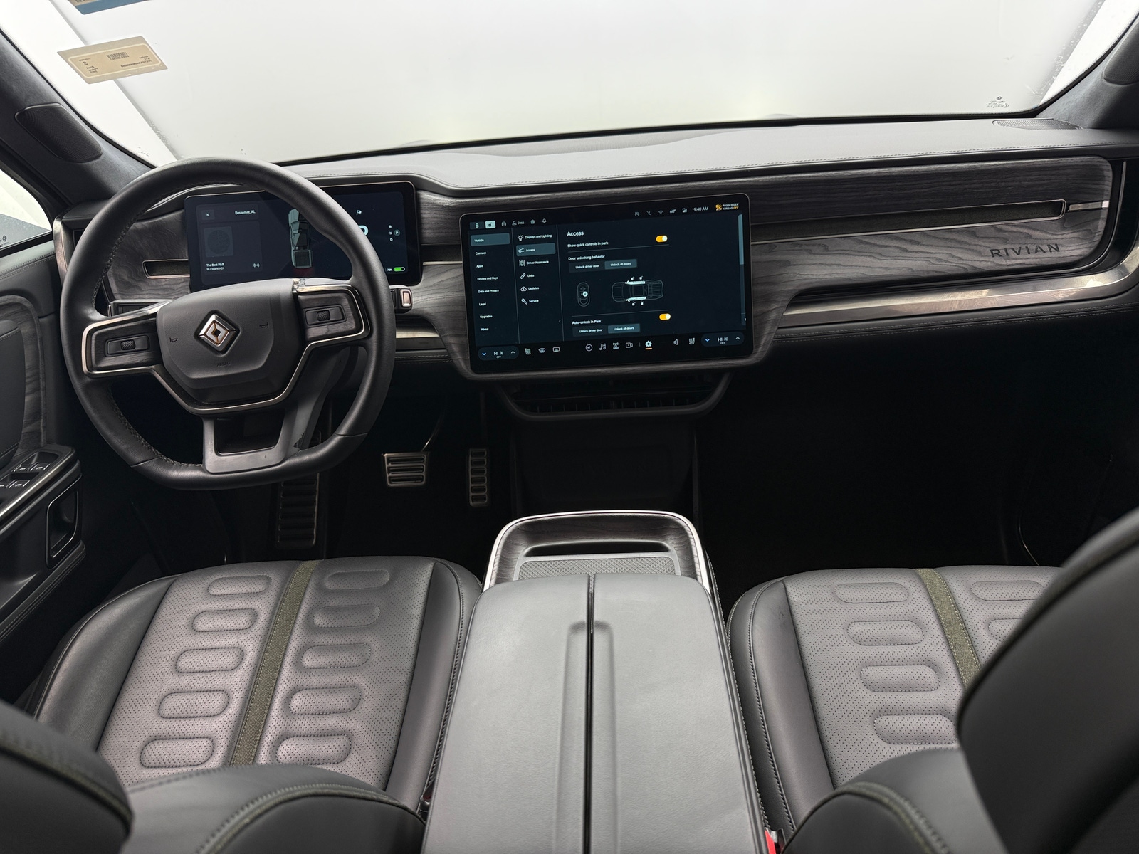 Thumbnail: 2022 Rivian R1T - 2