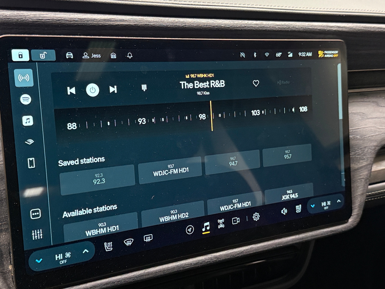 Thumbnail: 2022 Rivian R1T - 3