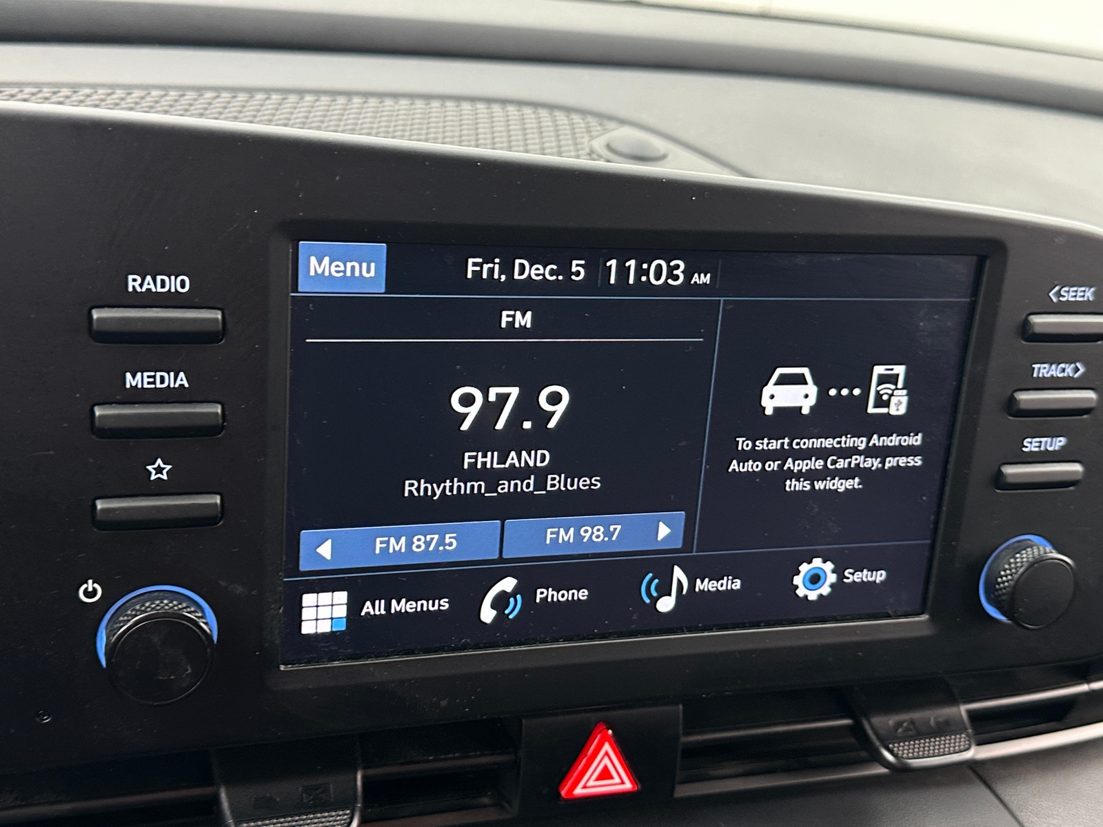 Thumbnail: 2025 Hyundai Elantra - 4