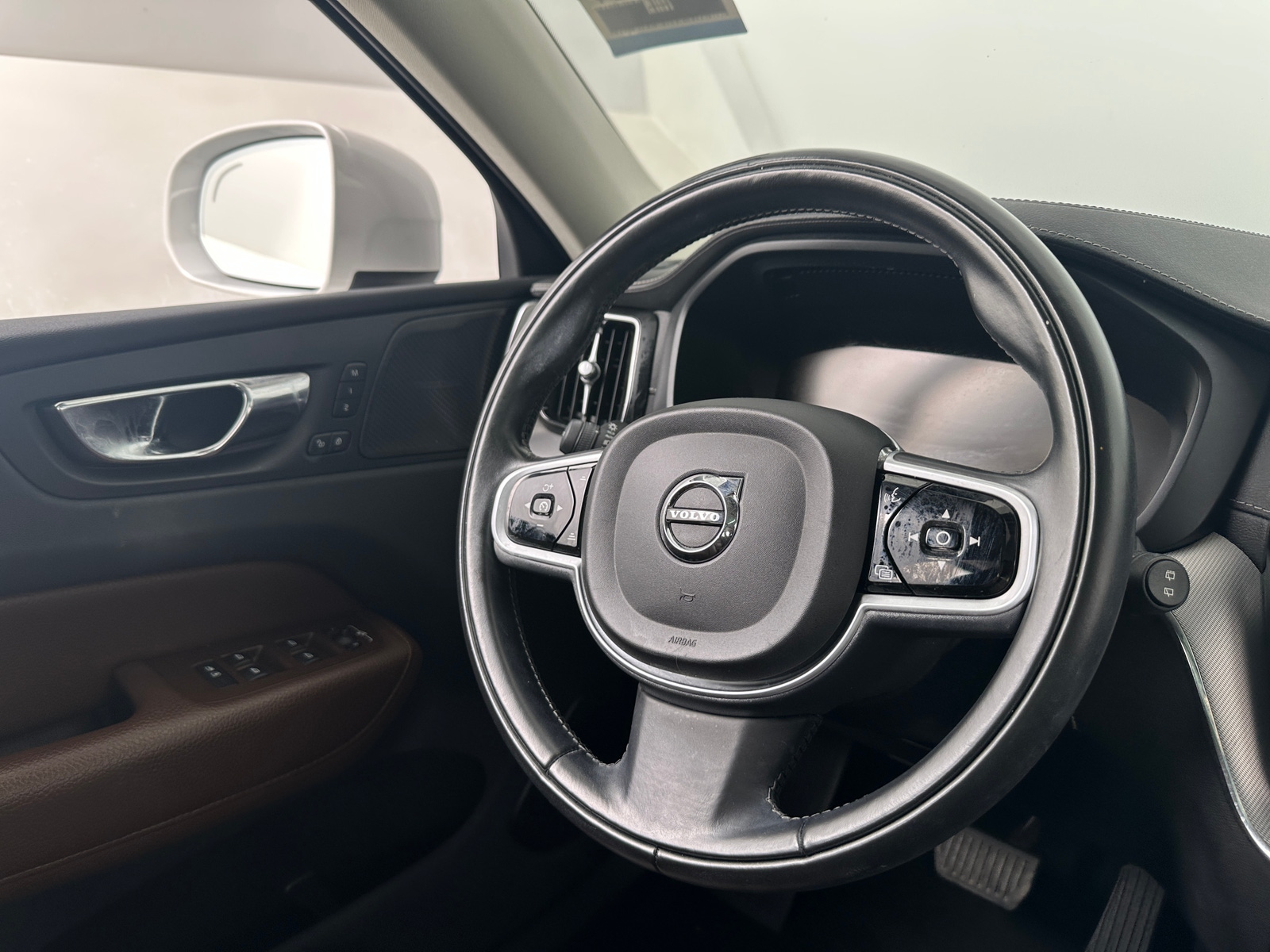 Thumbnail: 2019 Volvo XC60 - 4