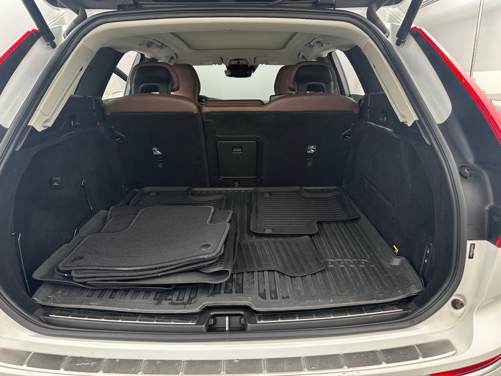 Thumbnail: 2019 Volvo XC60 - 6