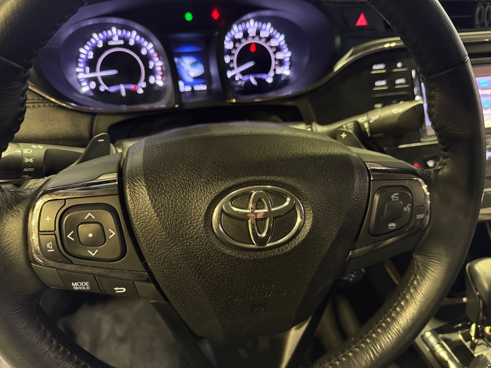 Thumbnail: 2016 Toyota Avalon - 4