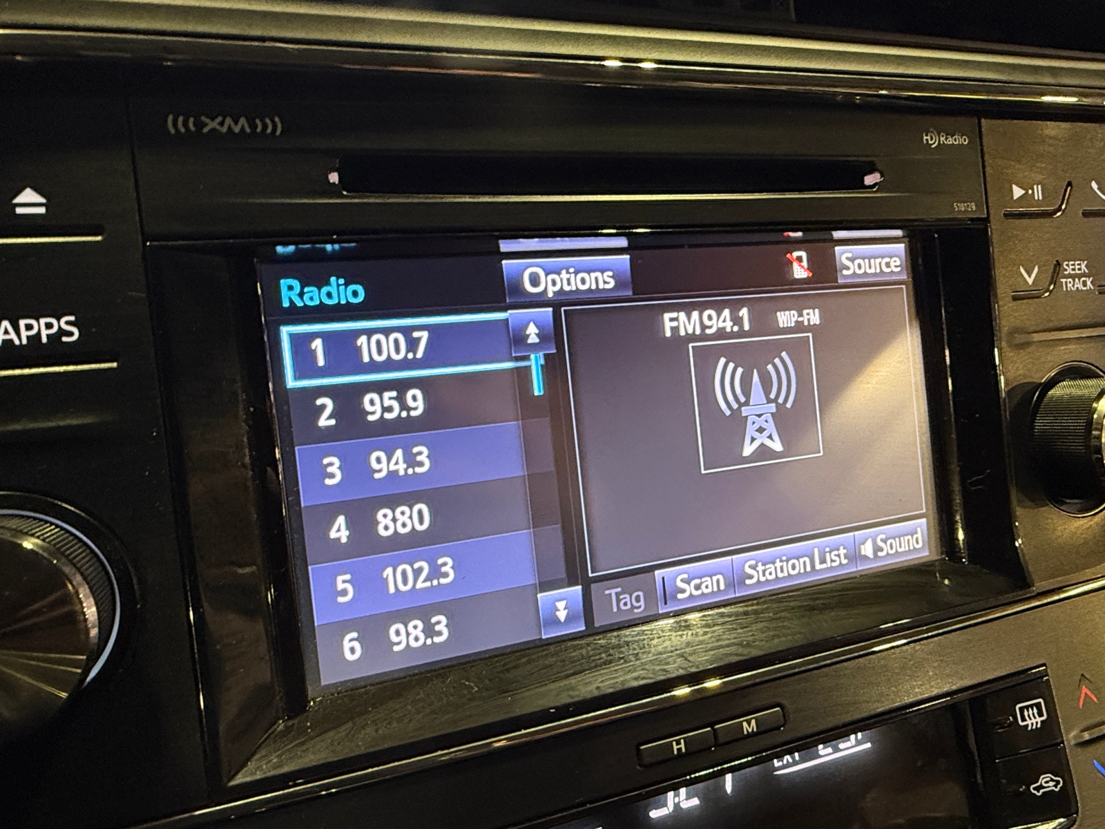 Thumbnail: 2016 Toyota Avalon - 3