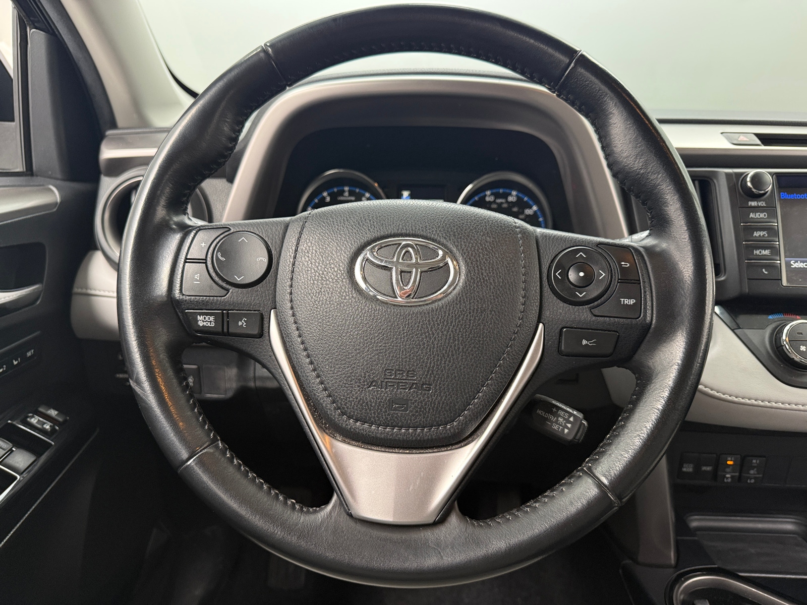 Thumbnail: 2018 Toyota RAV4 - 4