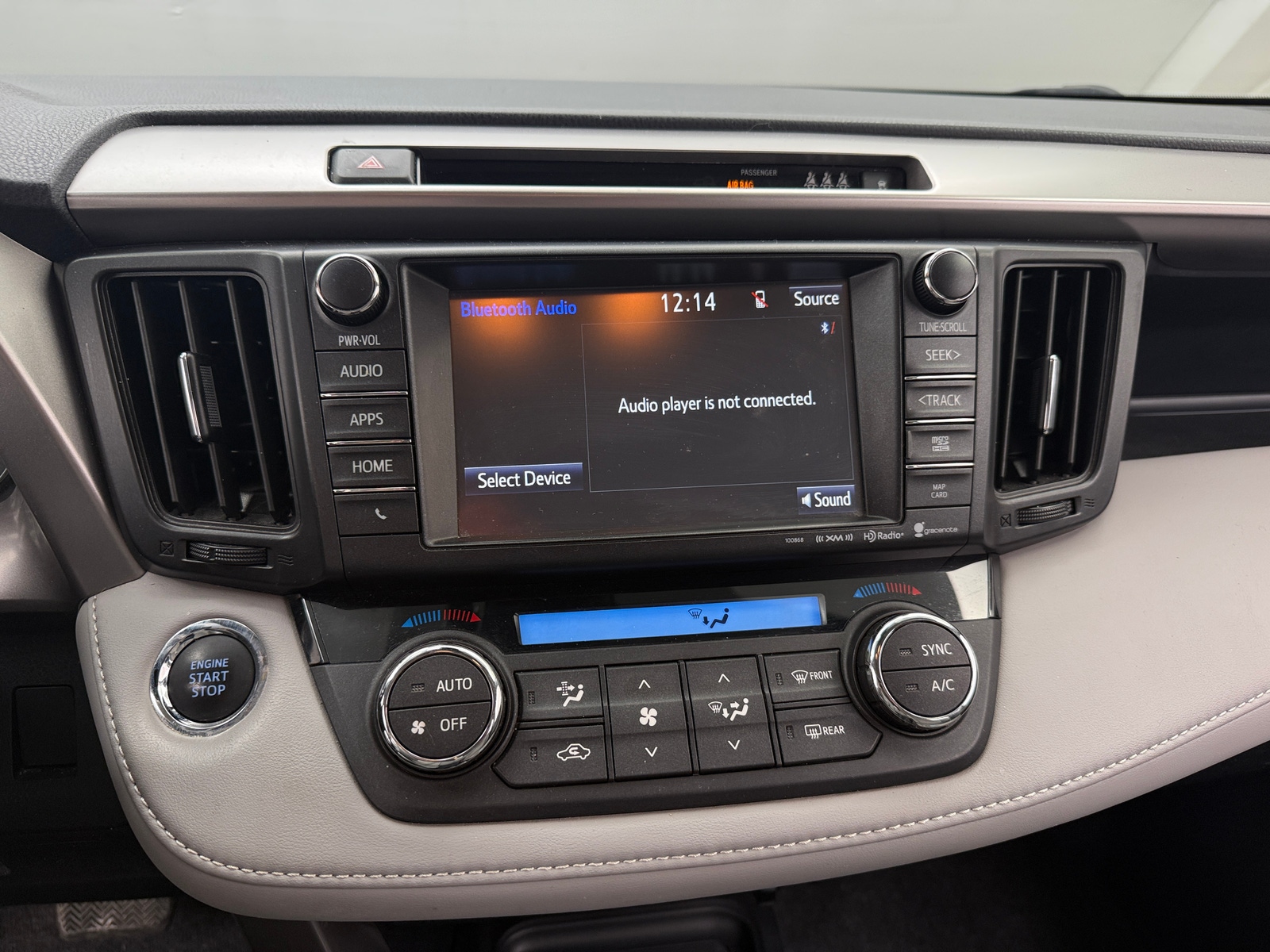 Thumbnail: 2018 Toyota RAV4 - 3