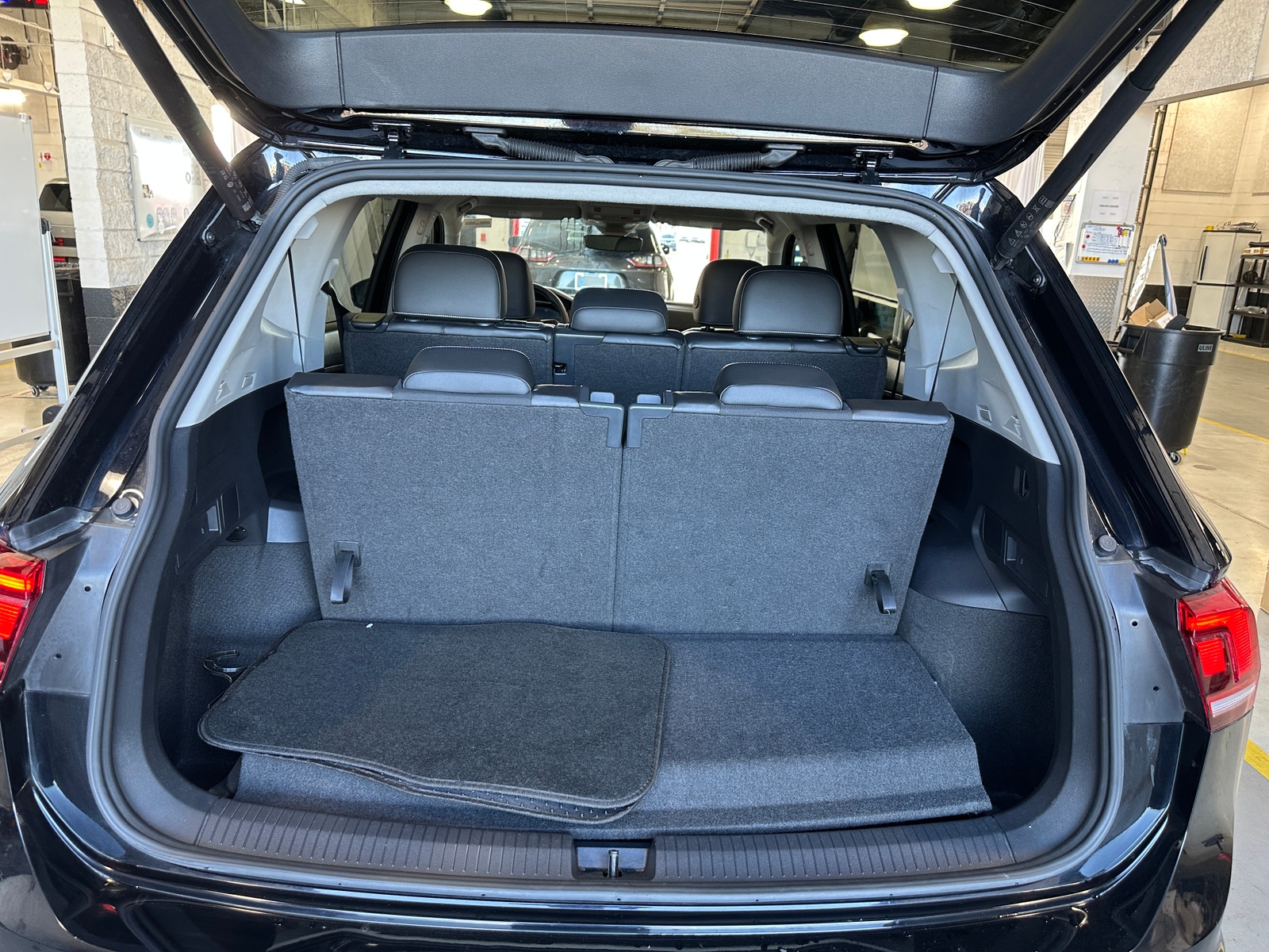 Thumbnail: 2024 Volkswagen Tiguan - 6