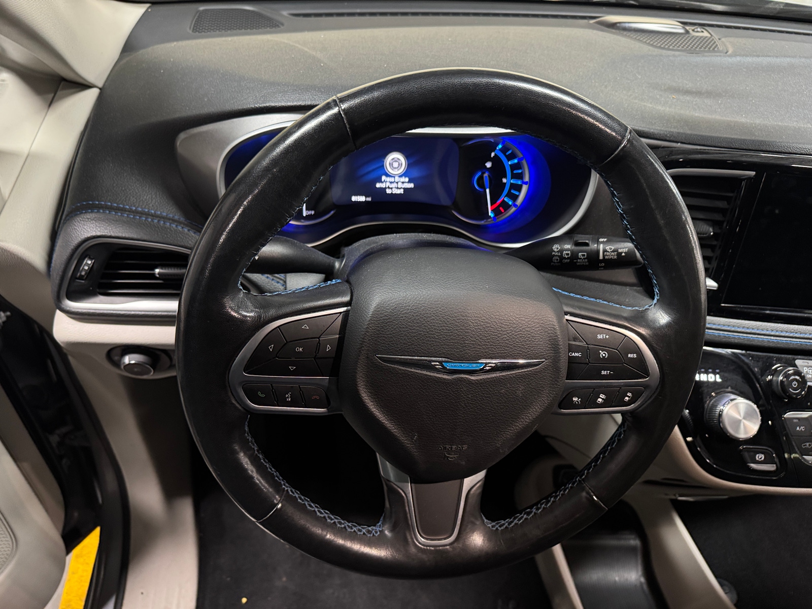 Thumbnail: 2021 Chrysler Pacifica - 4