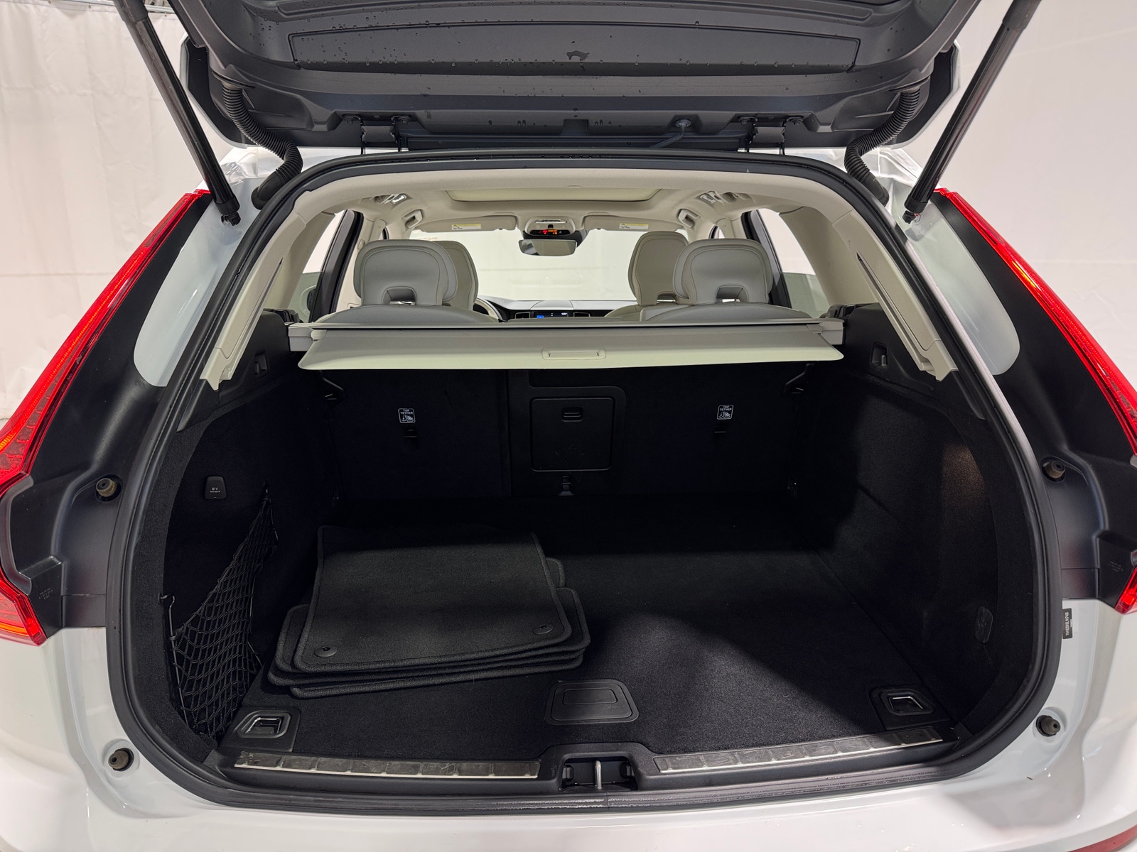 Thumbnail: 2020 Volvo XC60 - 6