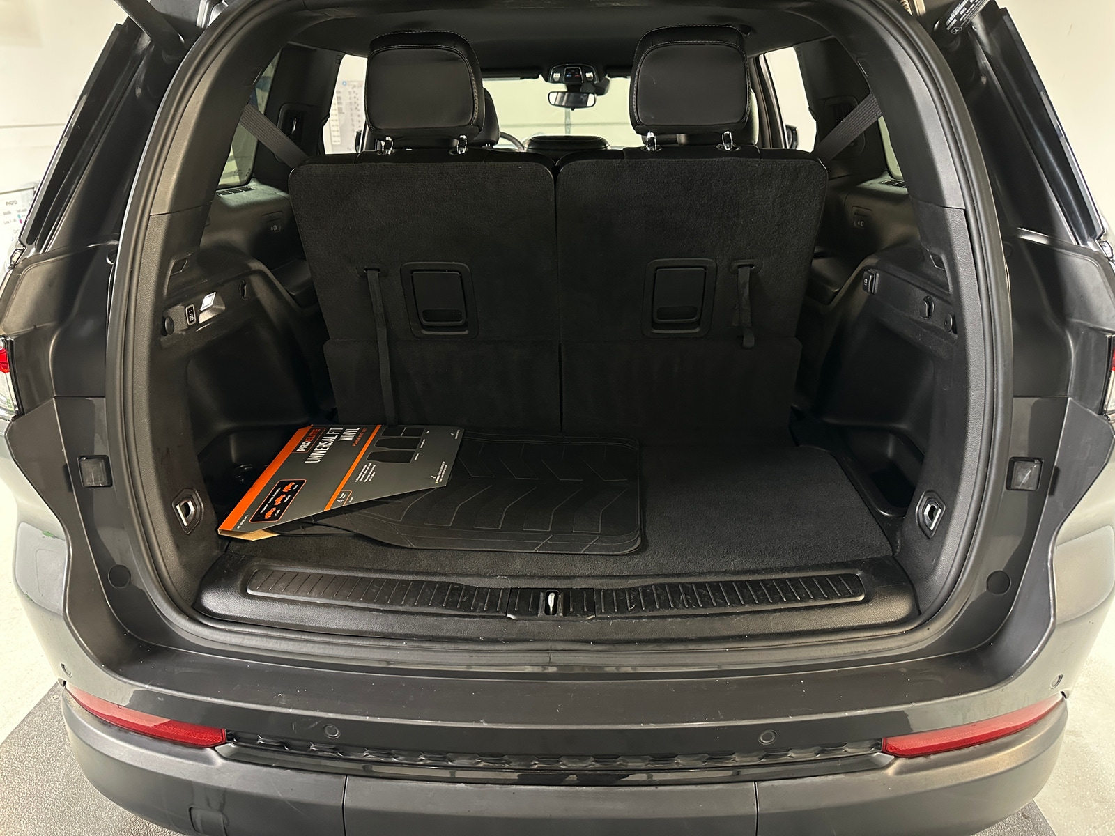 Thumbnail: 2024 Jeep Grand Cherokee L - 6