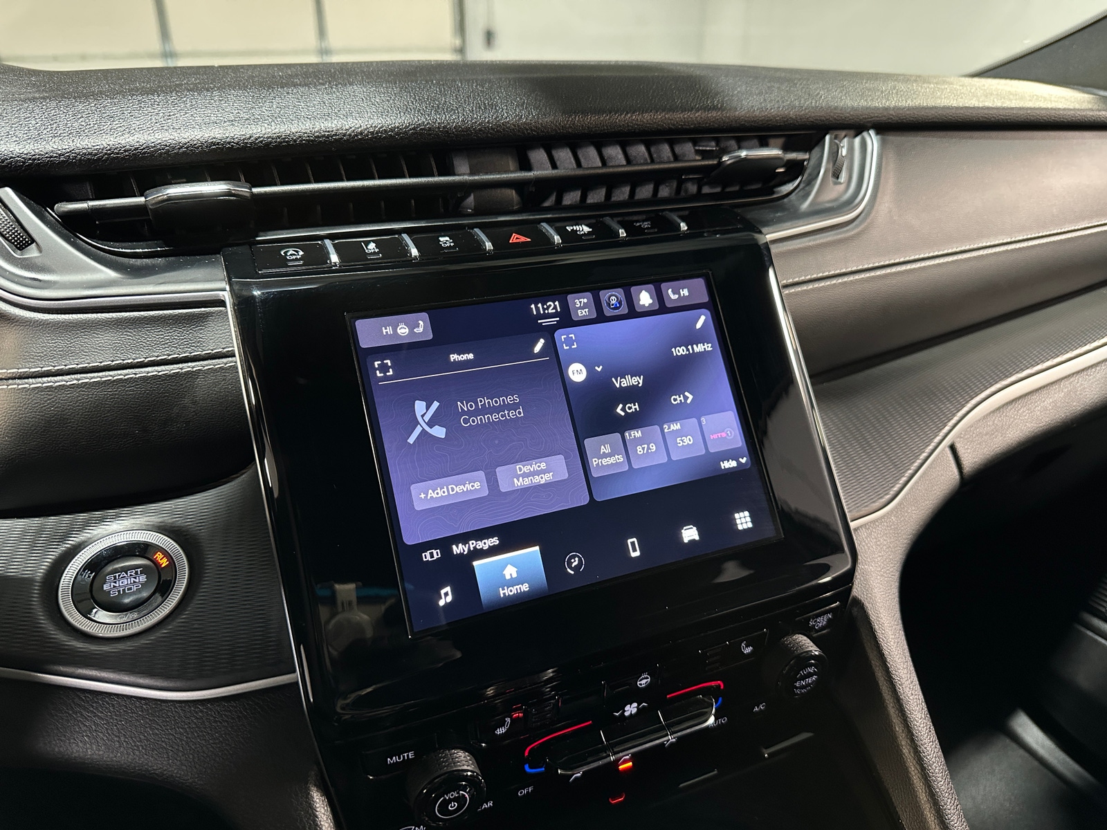 Thumbnail: 2024 Jeep Grand Cherokee L - 3