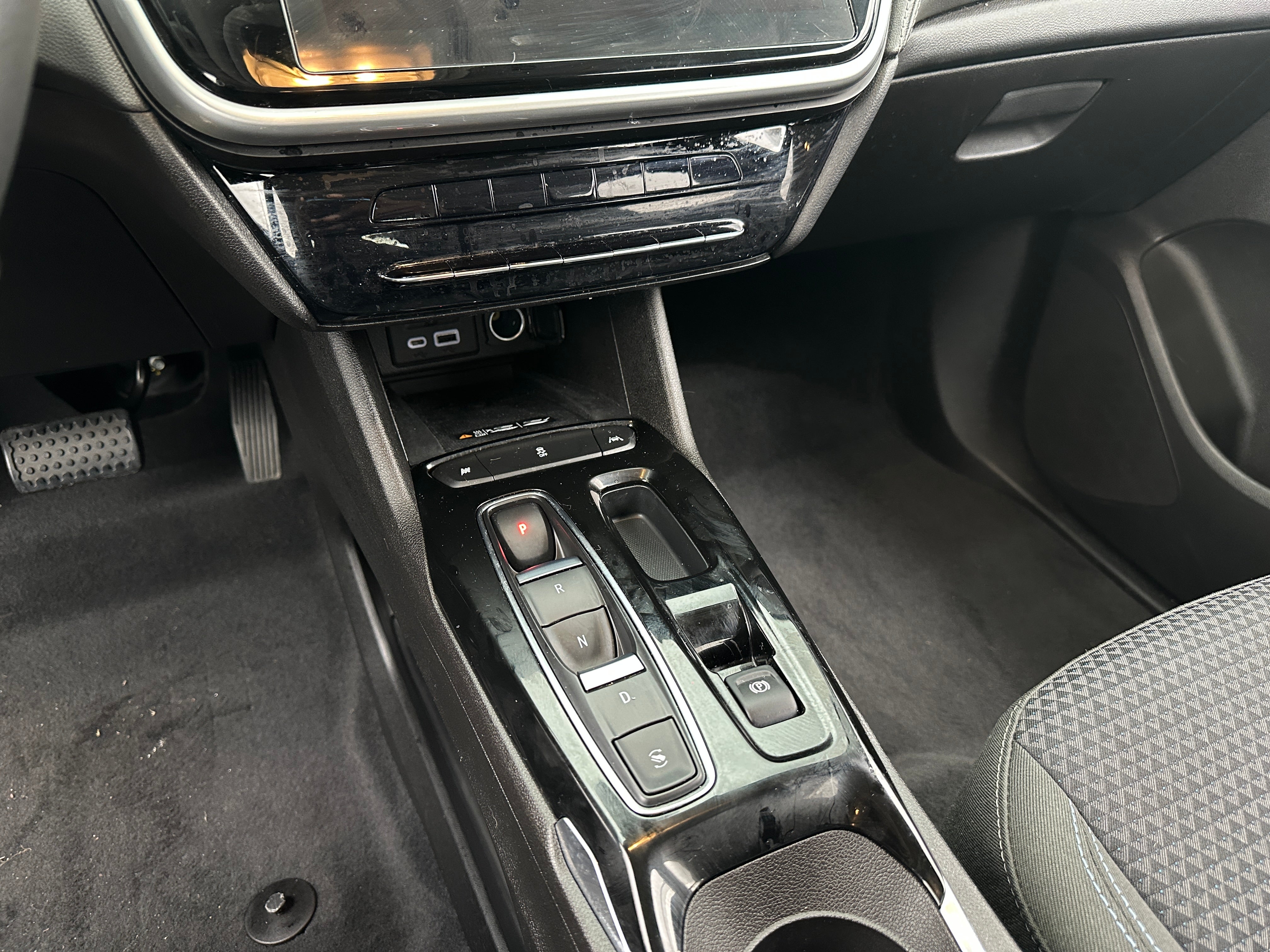 Used 2023 Chevrolet Bolt EUV LT with VIN 1G1FY6S05P4171535 for sale in Oak Creek, WI