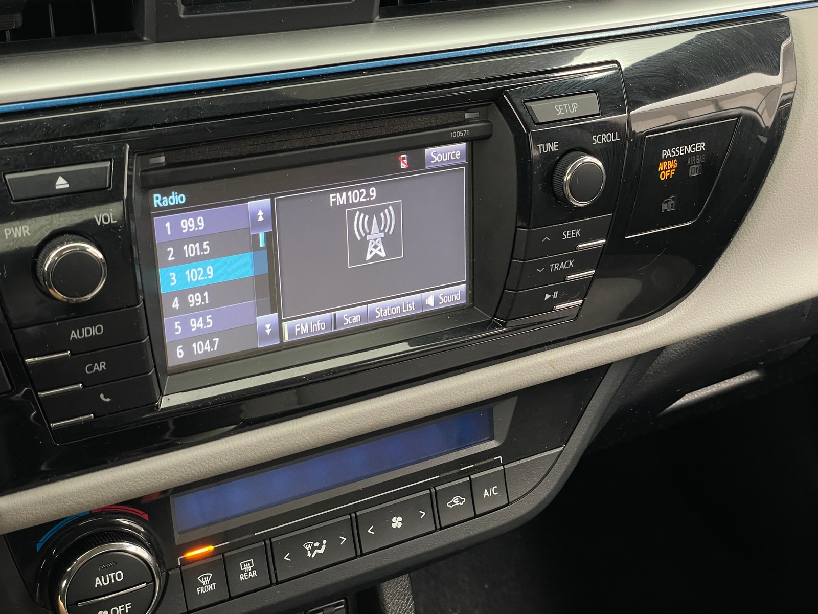 Thumbnail: 2016 Toyota Corolla - 4