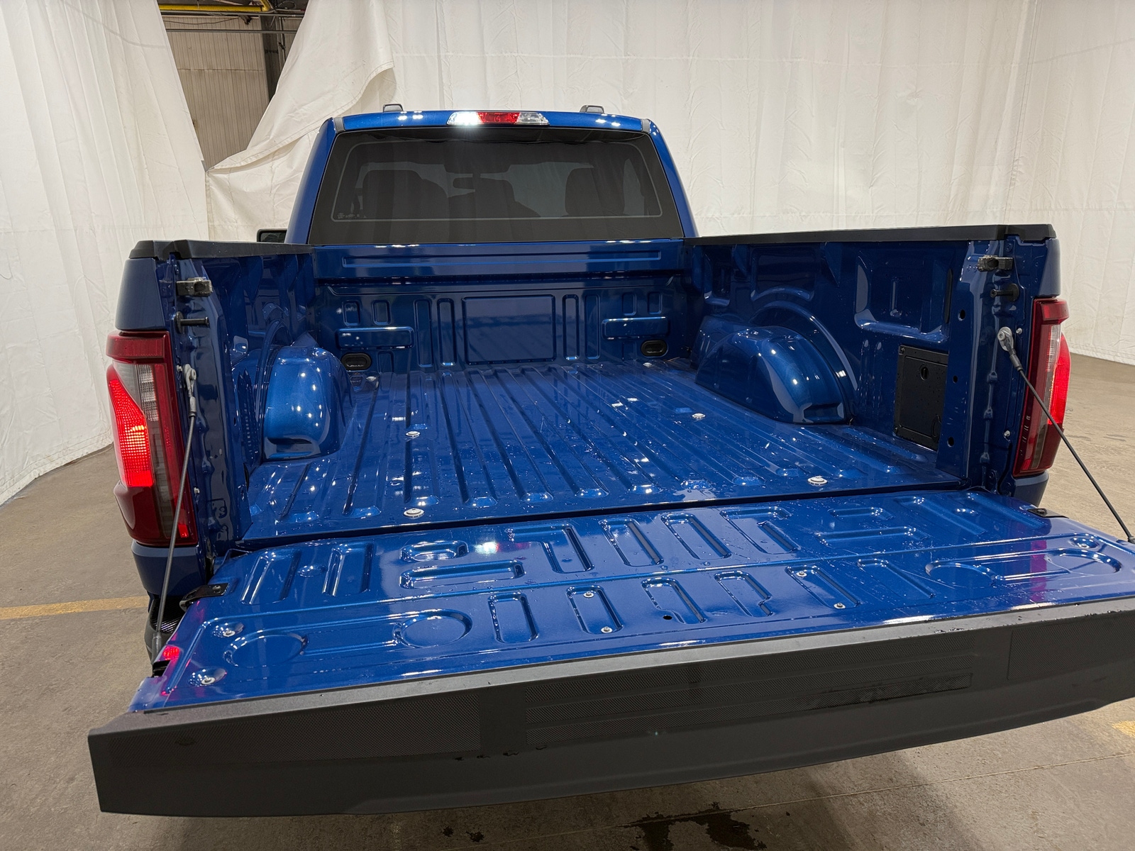 Thumbnail: 2025 Ford Econoline - 6