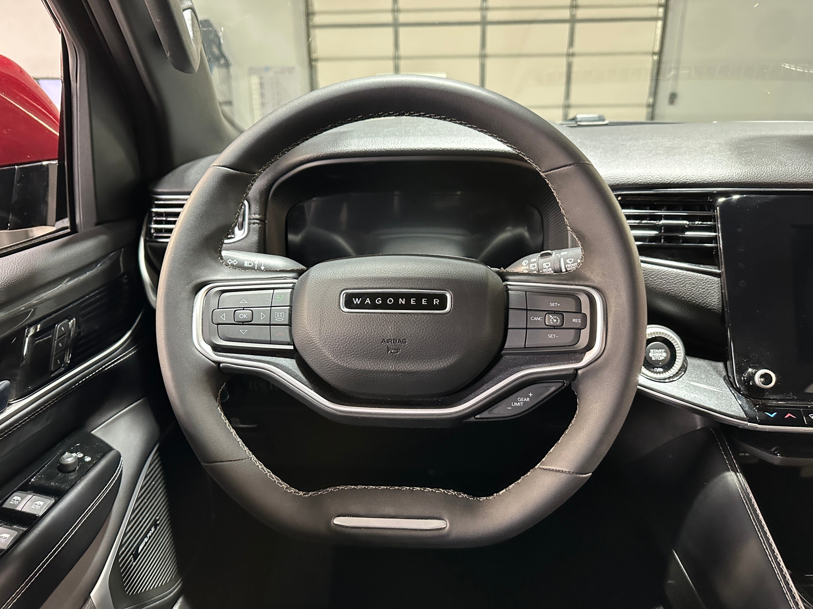 Thumbnail: 2022 Jeep Wagoneer - 4