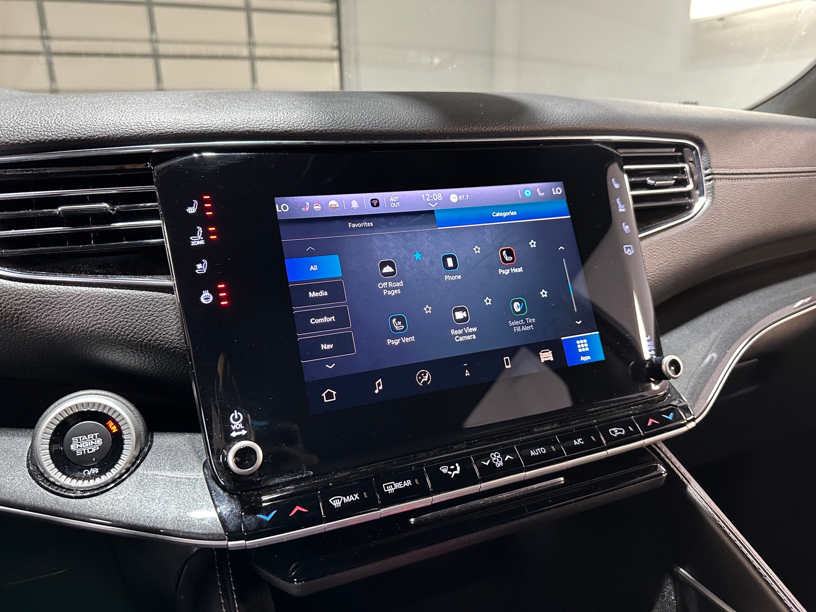 Thumbnail: 2022 Jeep Wagoneer - 3