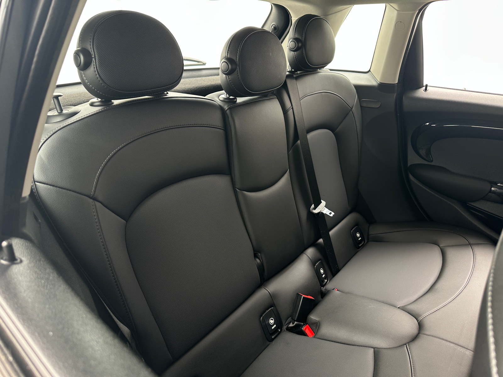 Thumbnail: 2019 MINI Cooper Hardtop - 5