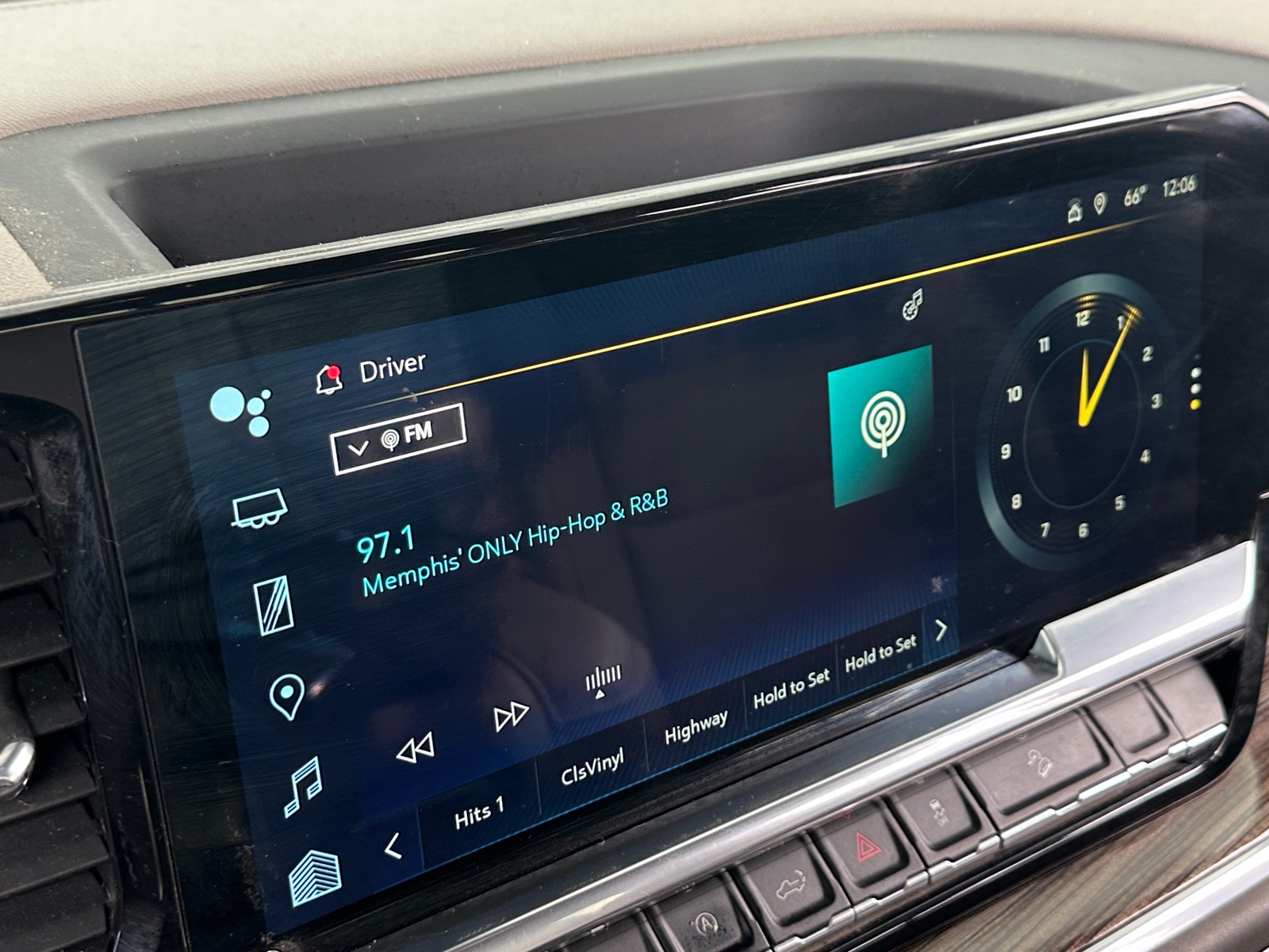 Thumbnail: 2022 Chevrolet Silverado 1500 - 4