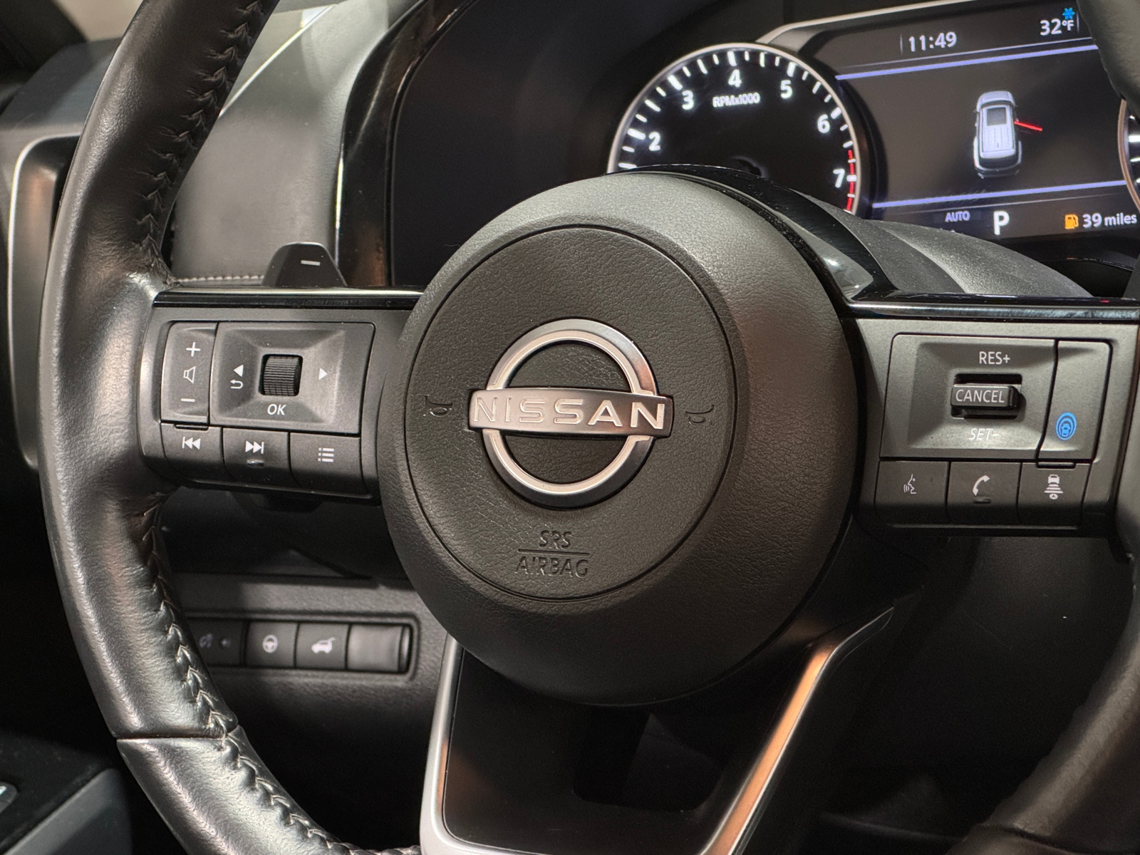 Thumbnail: 2023 Nissan Pathfinder - 4