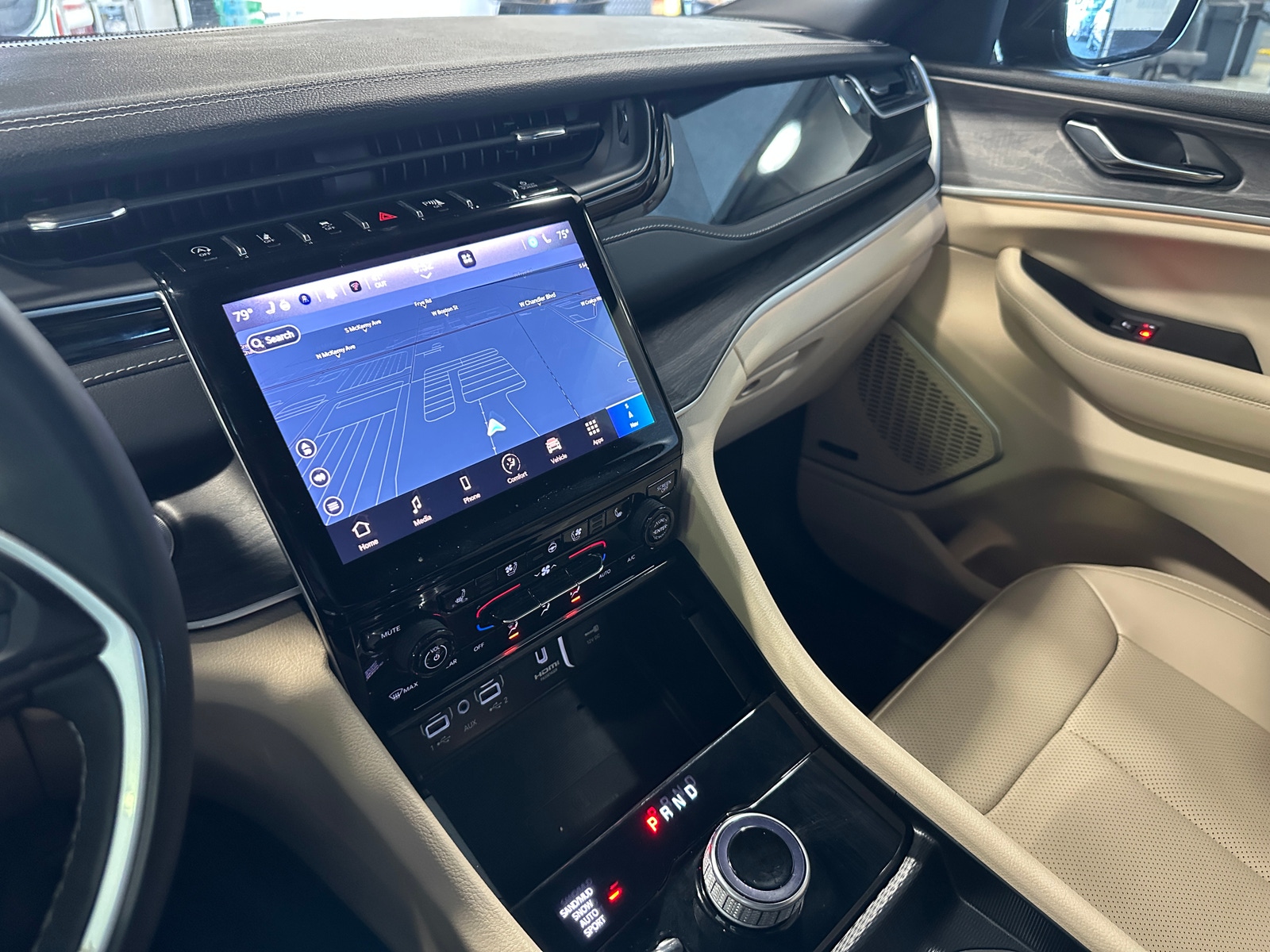 Thumbnail: 2024 Jeep Grand Cherokee - 3