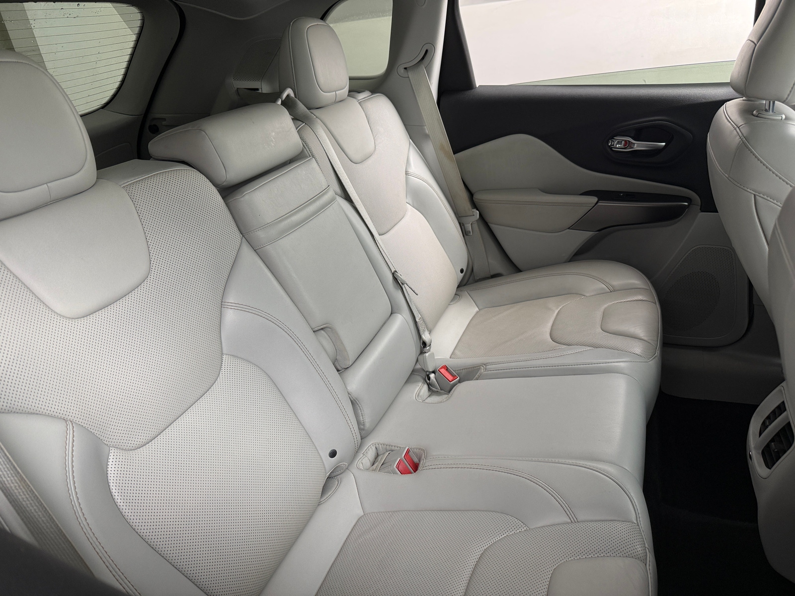 Thumbnail: 2019 Jeep Cherokee - 5