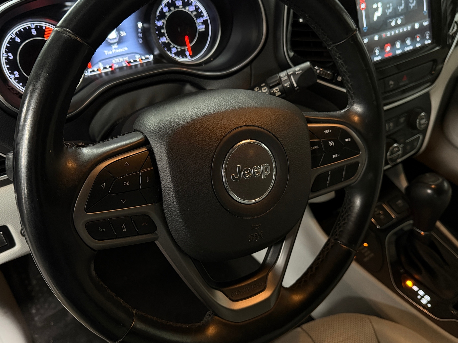 Thumbnail: 2019 Jeep Cherokee - 4