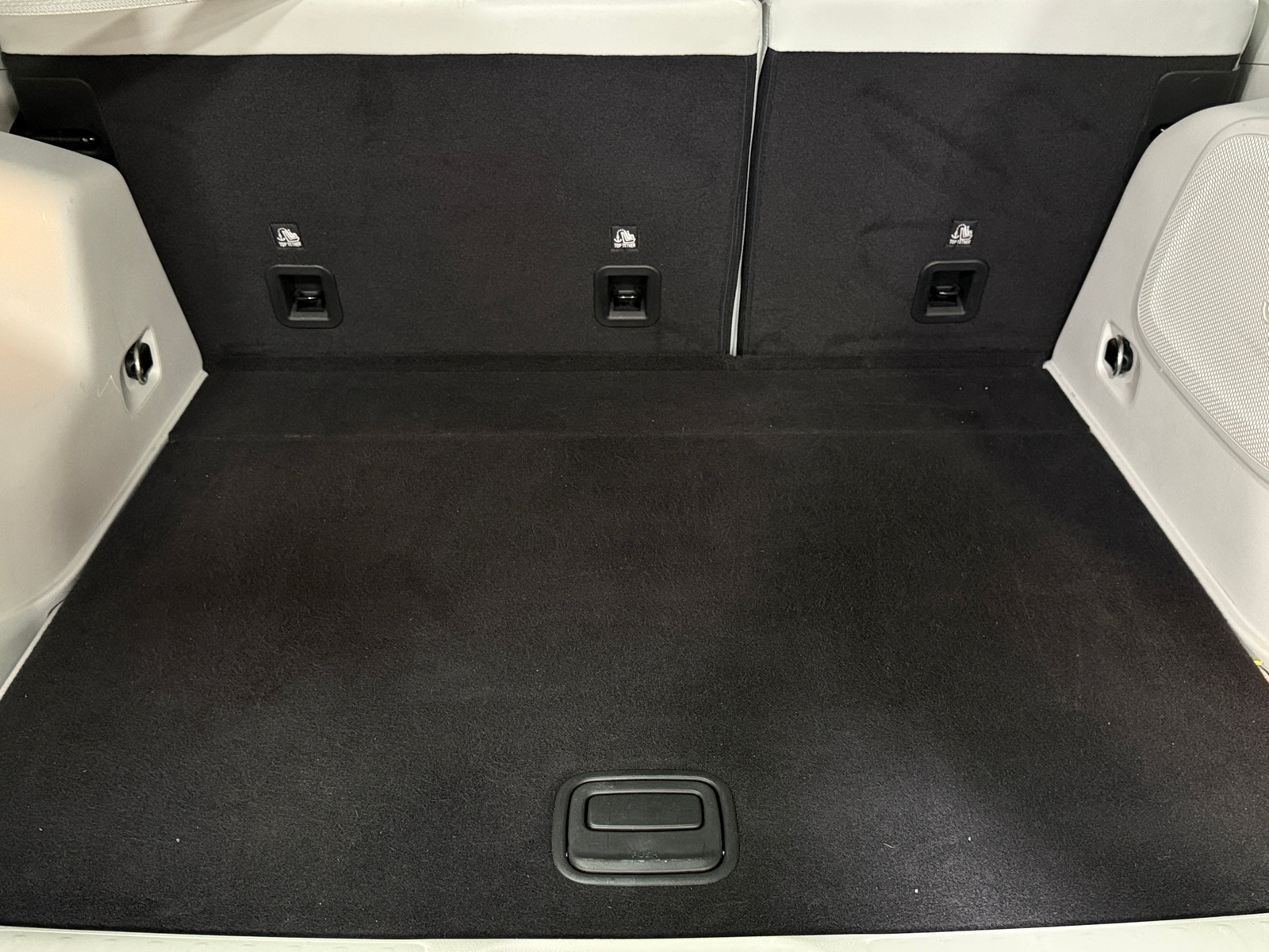 Thumbnail: 2019 Jeep Cherokee - 6