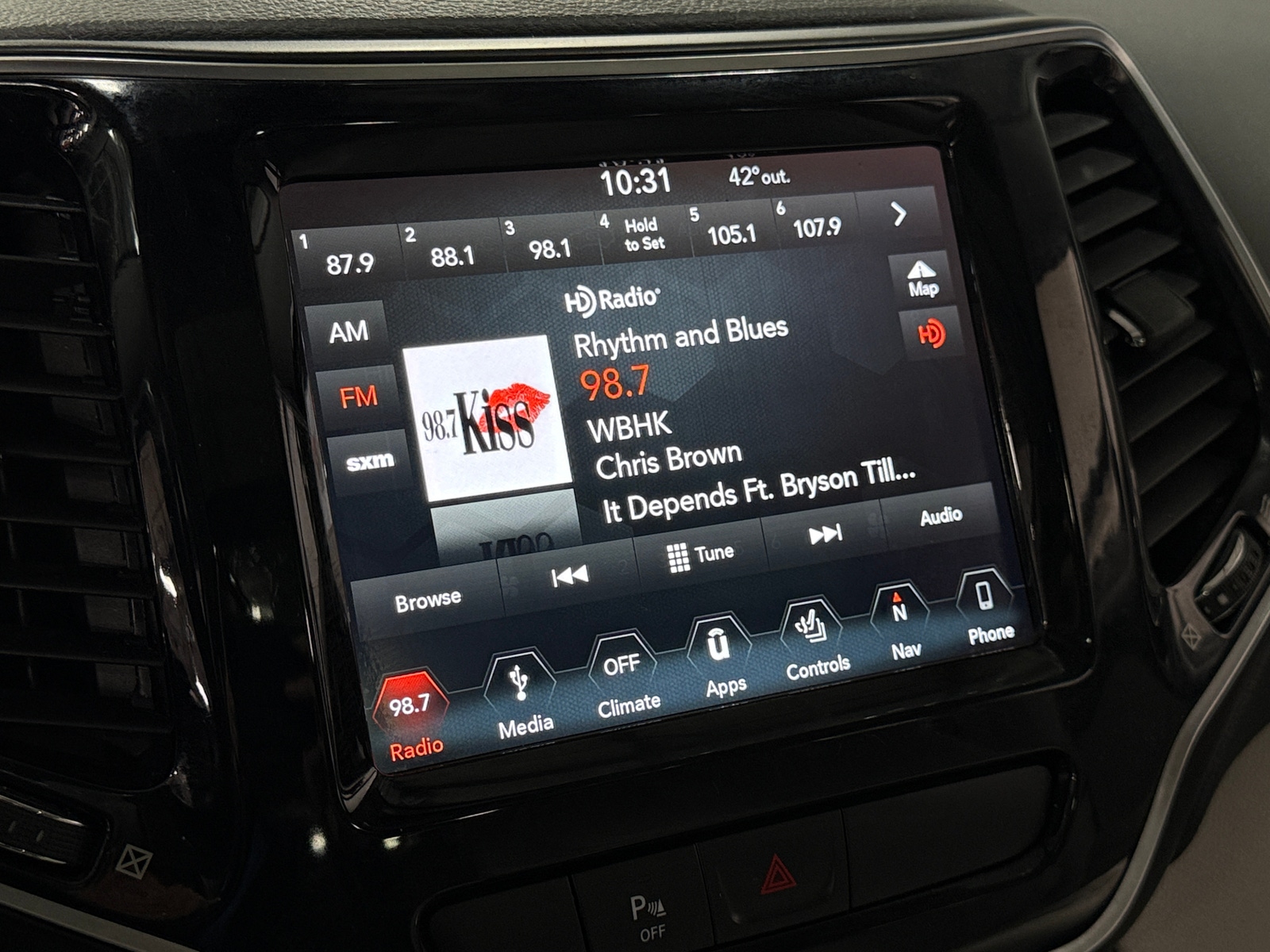 Thumbnail: 2019 Jeep Cherokee - 3