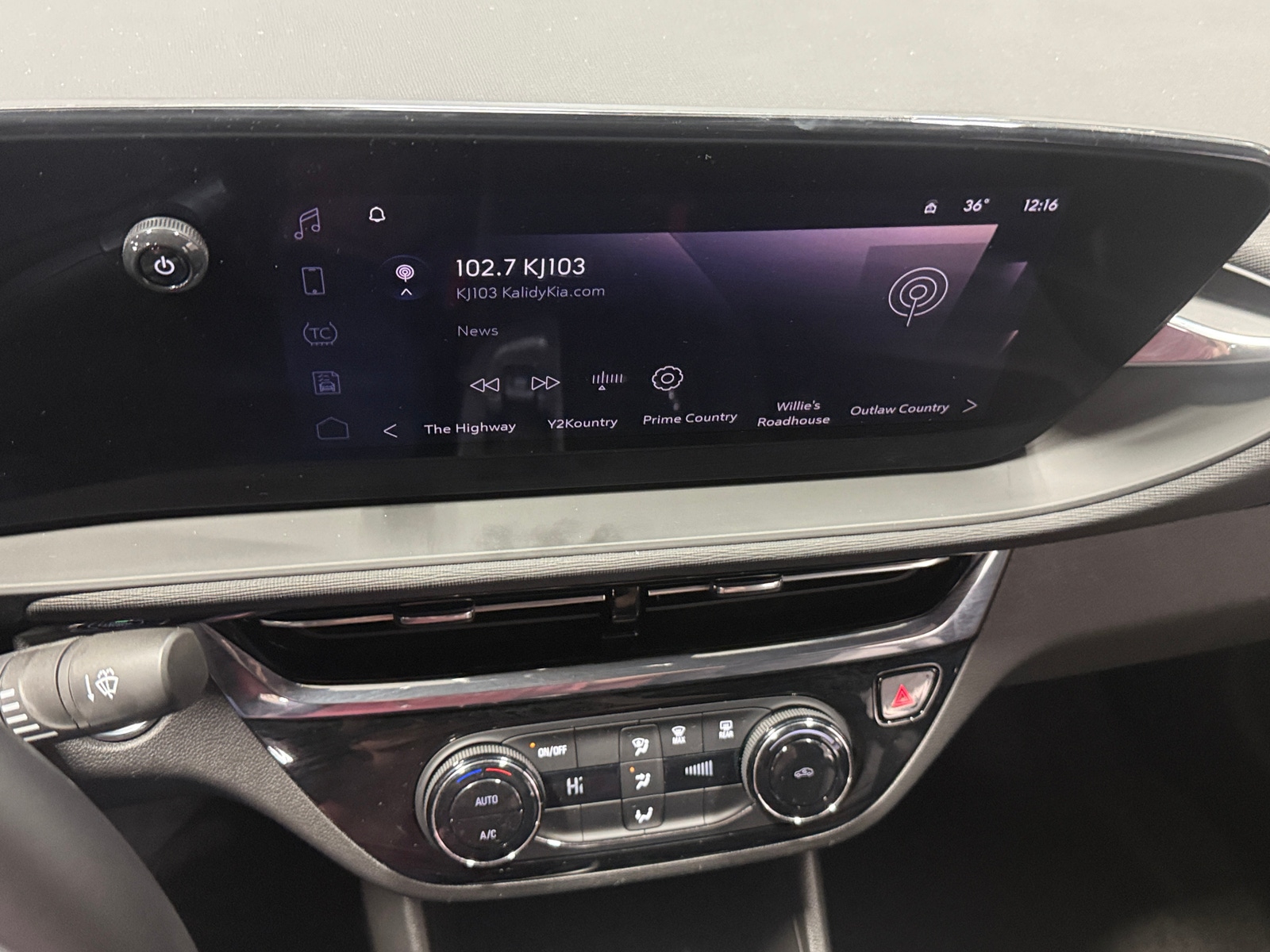 Thumbnail: 2025 Buick Envista - 3